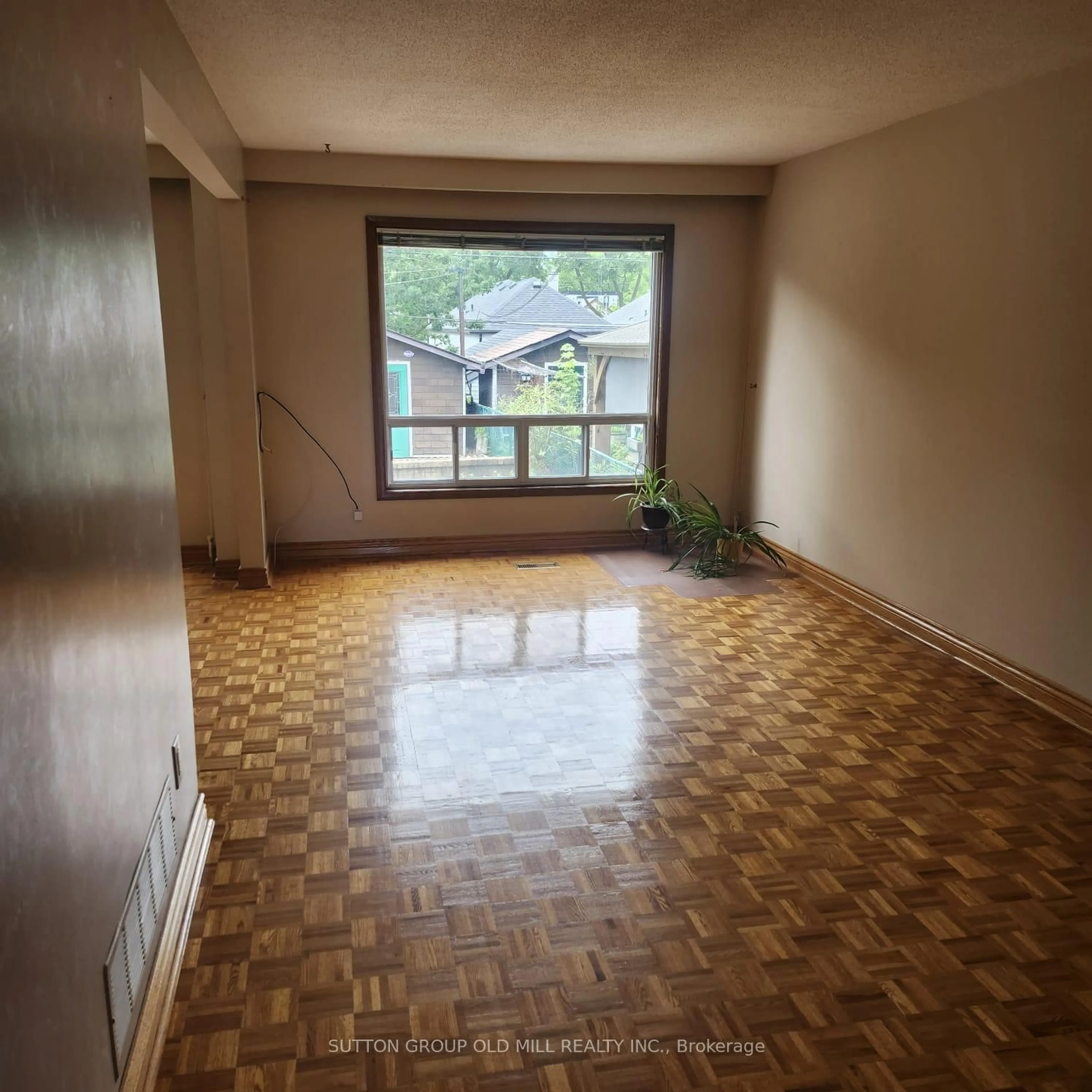 A pic of a room for 194 Beta St, Toronto Ontario M8W 4H6