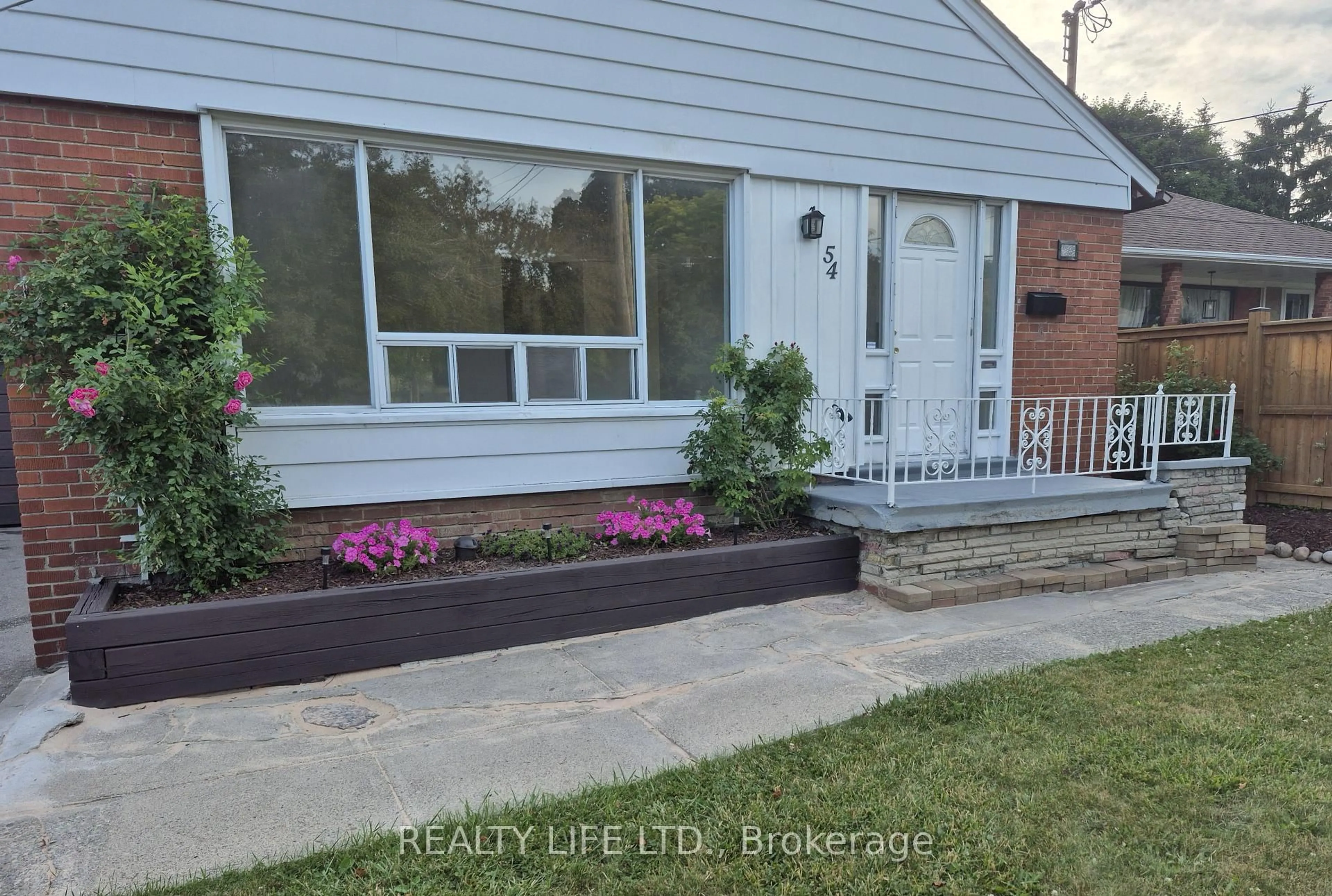 Unknown for 54 Garside Cres, Toronto Ontario M6M 2Z6
