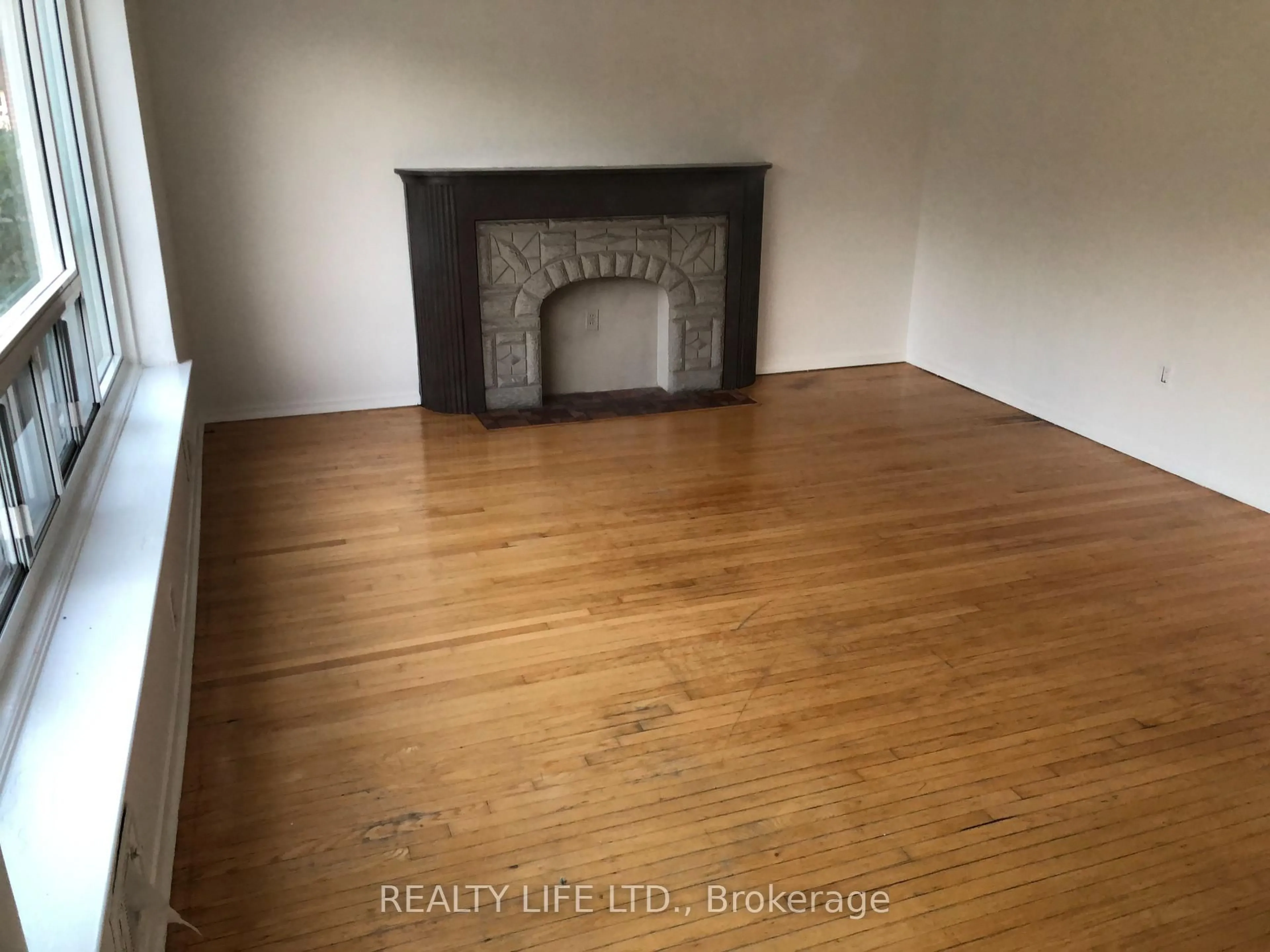 A pic of a room for 54 Garside Cres, Toronto Ontario M6M 2Z6