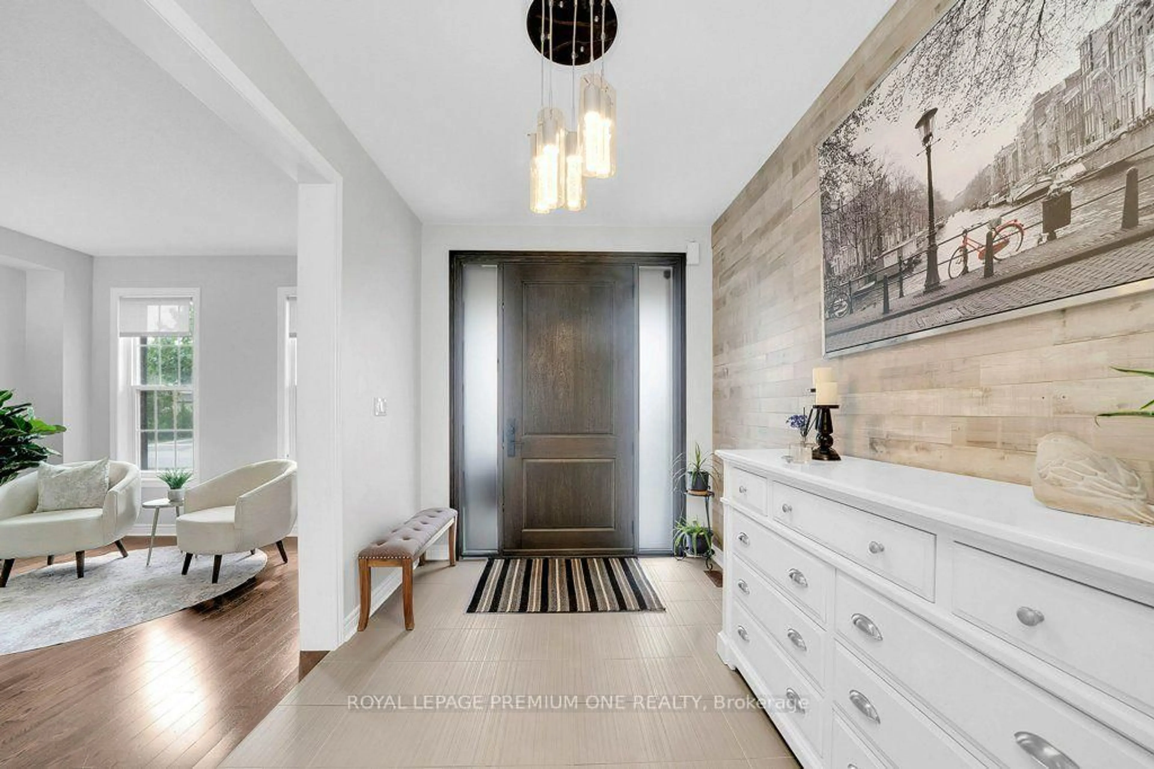 Indoor entryway for 14 Atchison Dr, Caledon Ontario L7C 3X5