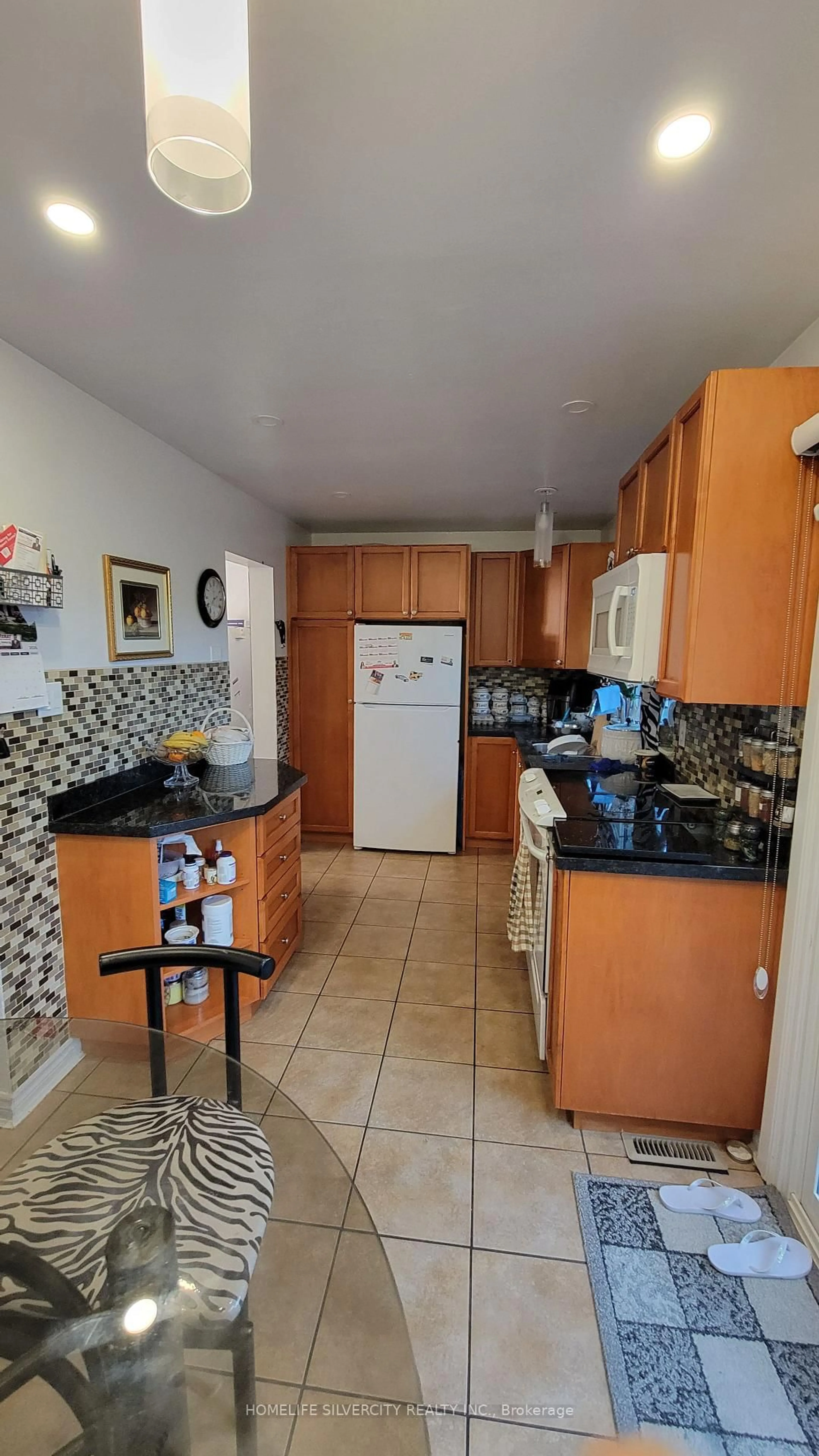 Standard kitchen, ceramic/tile floor for 900 Central Park Dr #36, Brampton Ontario L6S 3J6