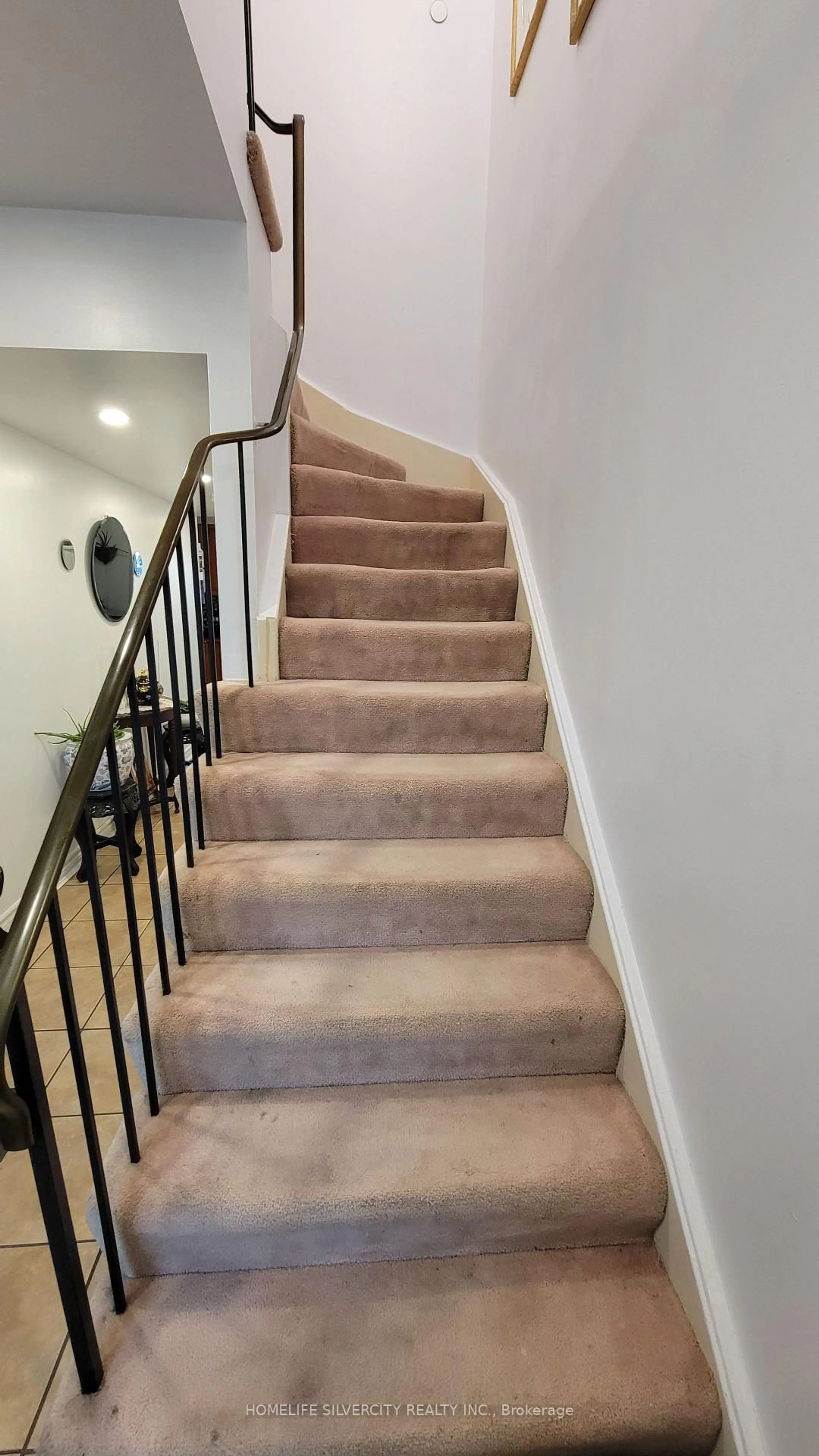 Stairs for 900 Central Park Dr #36, Brampton Ontario L6S 3J6