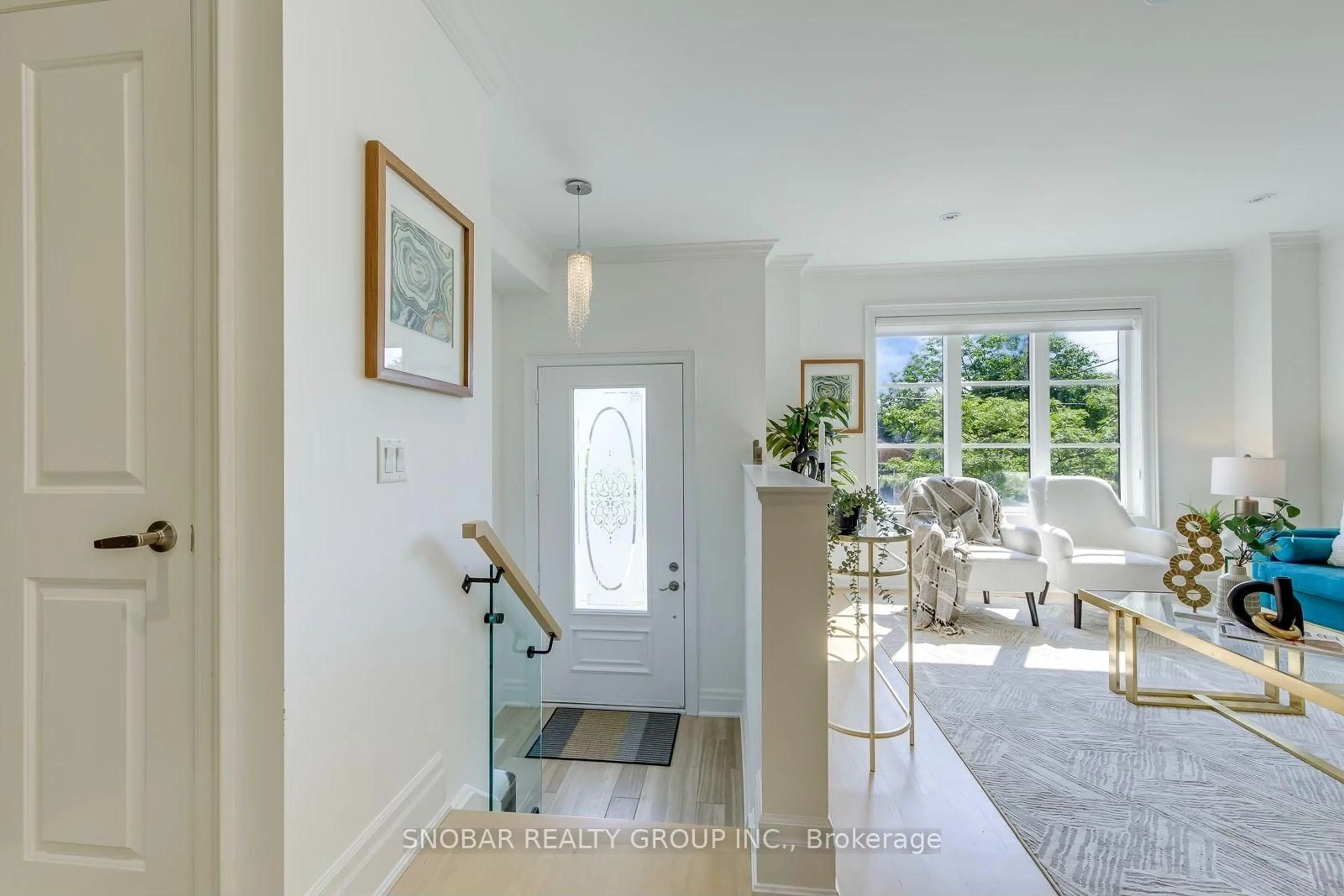 Indoor entryway for 58B Thirty Second St, Toronto Ontario M8W 3G5