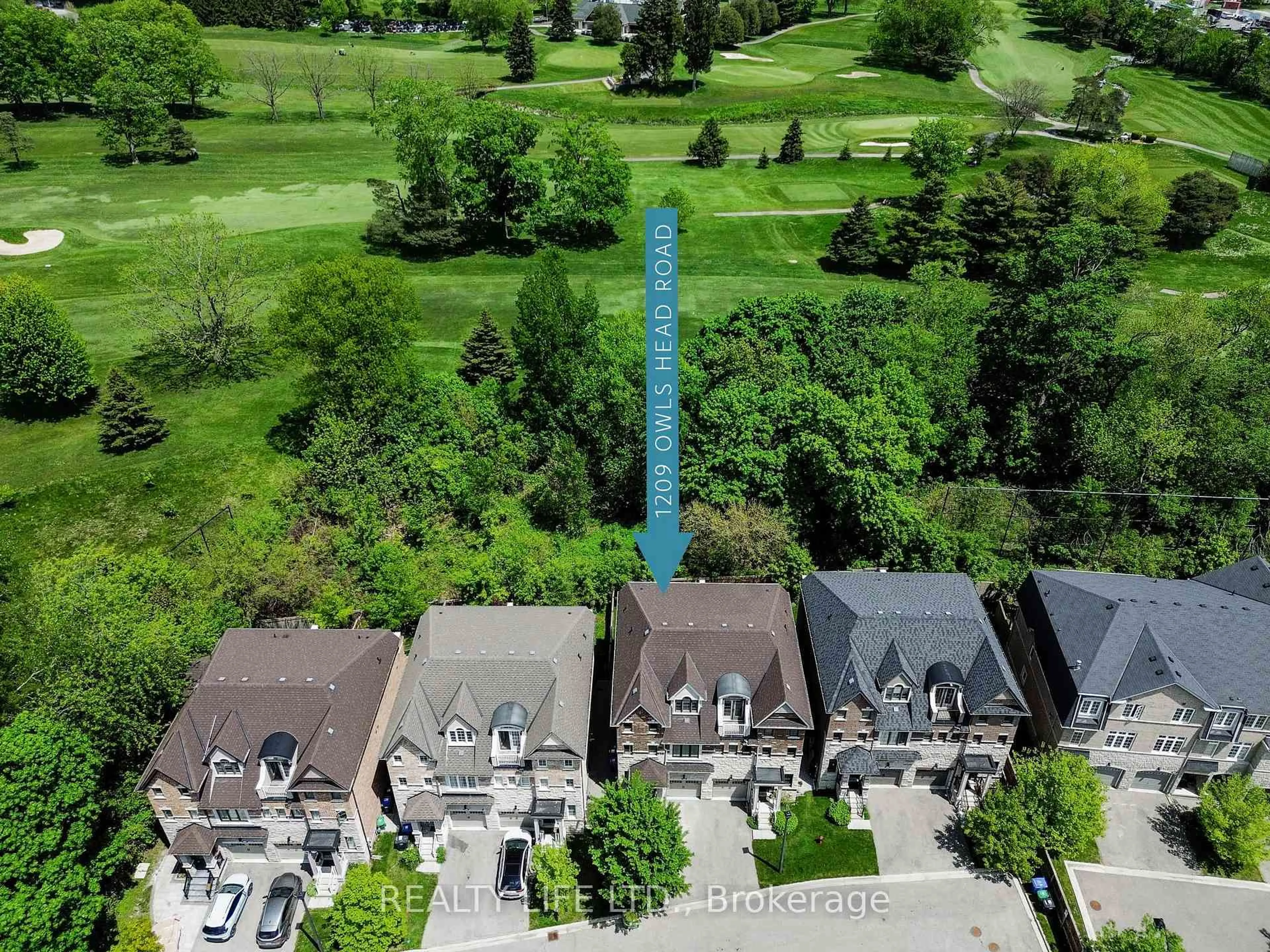 A pic from outside/outdoor area/front of a property/back of a property/a pic from drone, street for 1209 Owls Head Rd, Mississauga Ontario L5E 0A6