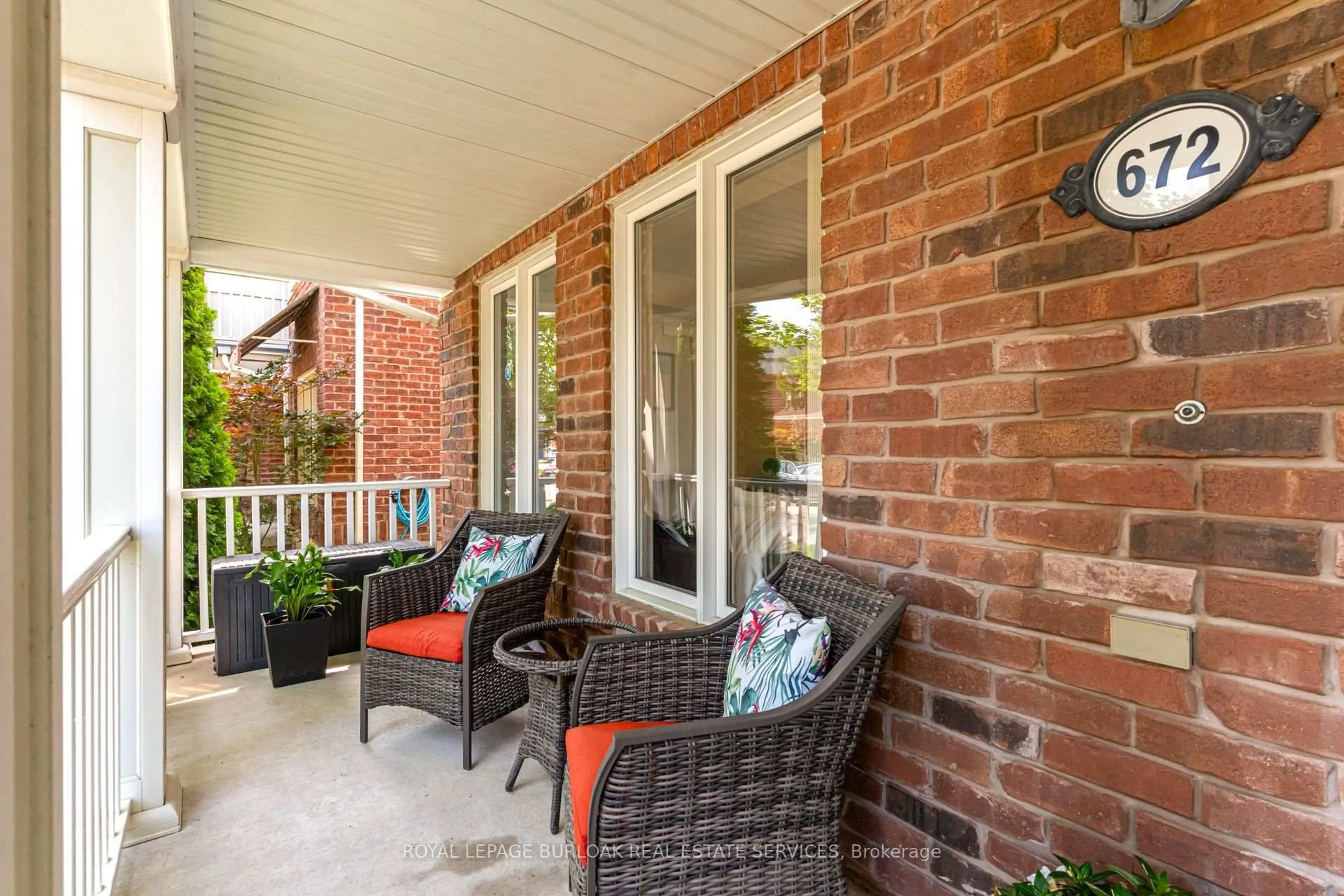 Patio, street for 672 Mceastern Path, Milton Ontario L9T 0G4