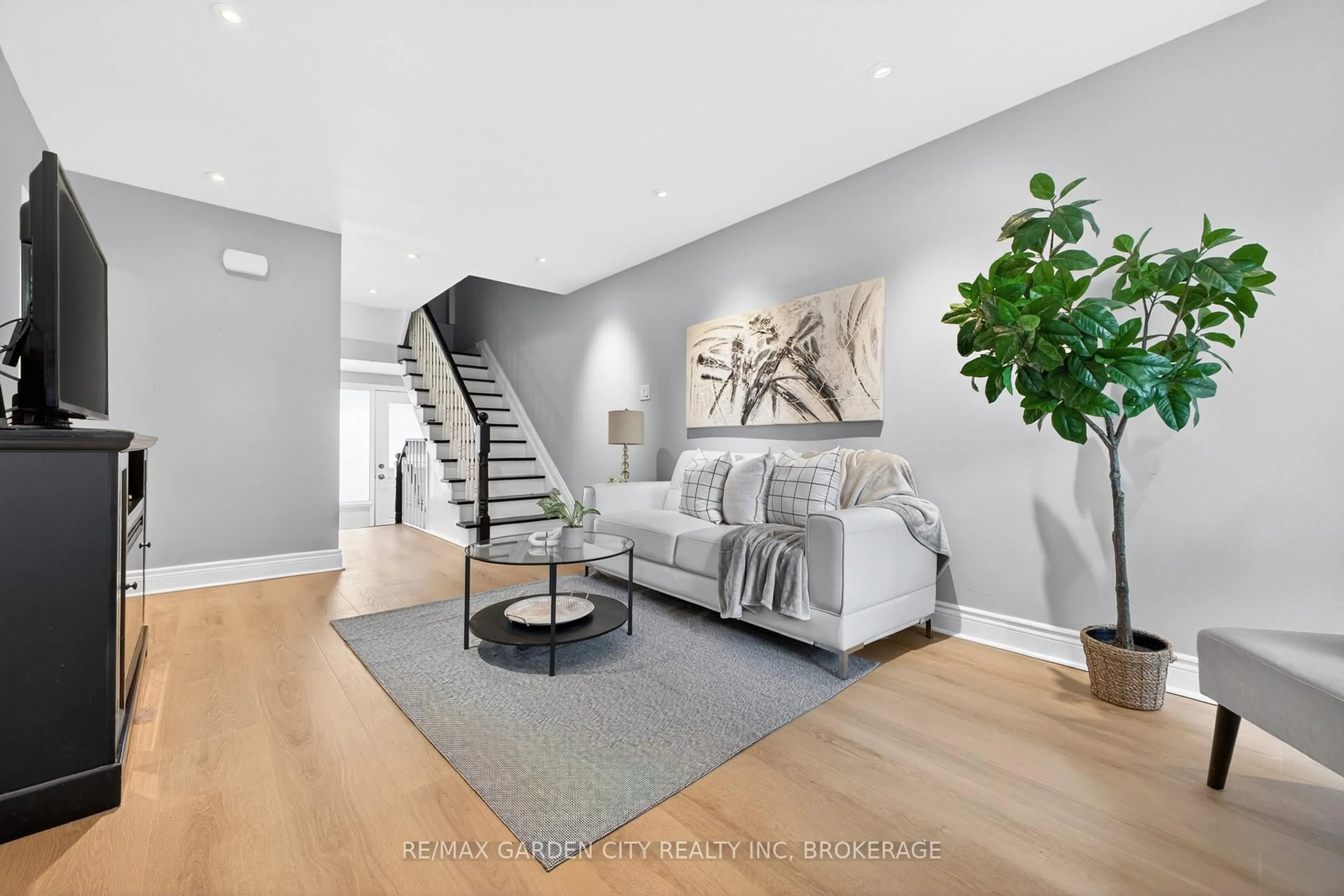 Unknown for 3008 Palmer Dr #8, Burlington Ontario L7M 1L2