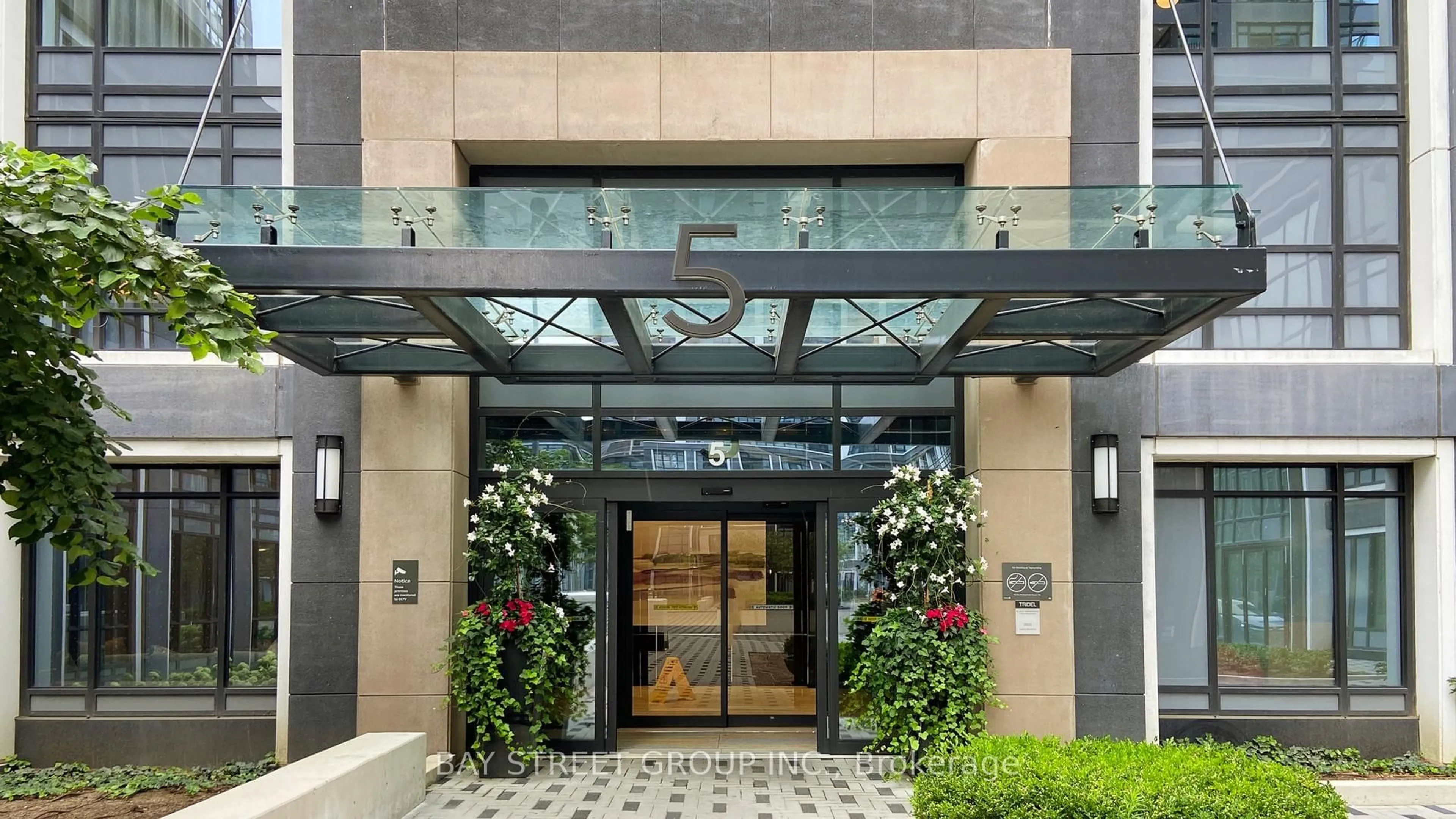 Indoor foyer for 5 Mabelle Ave #4032, Toronto Ontario M9A 0C8