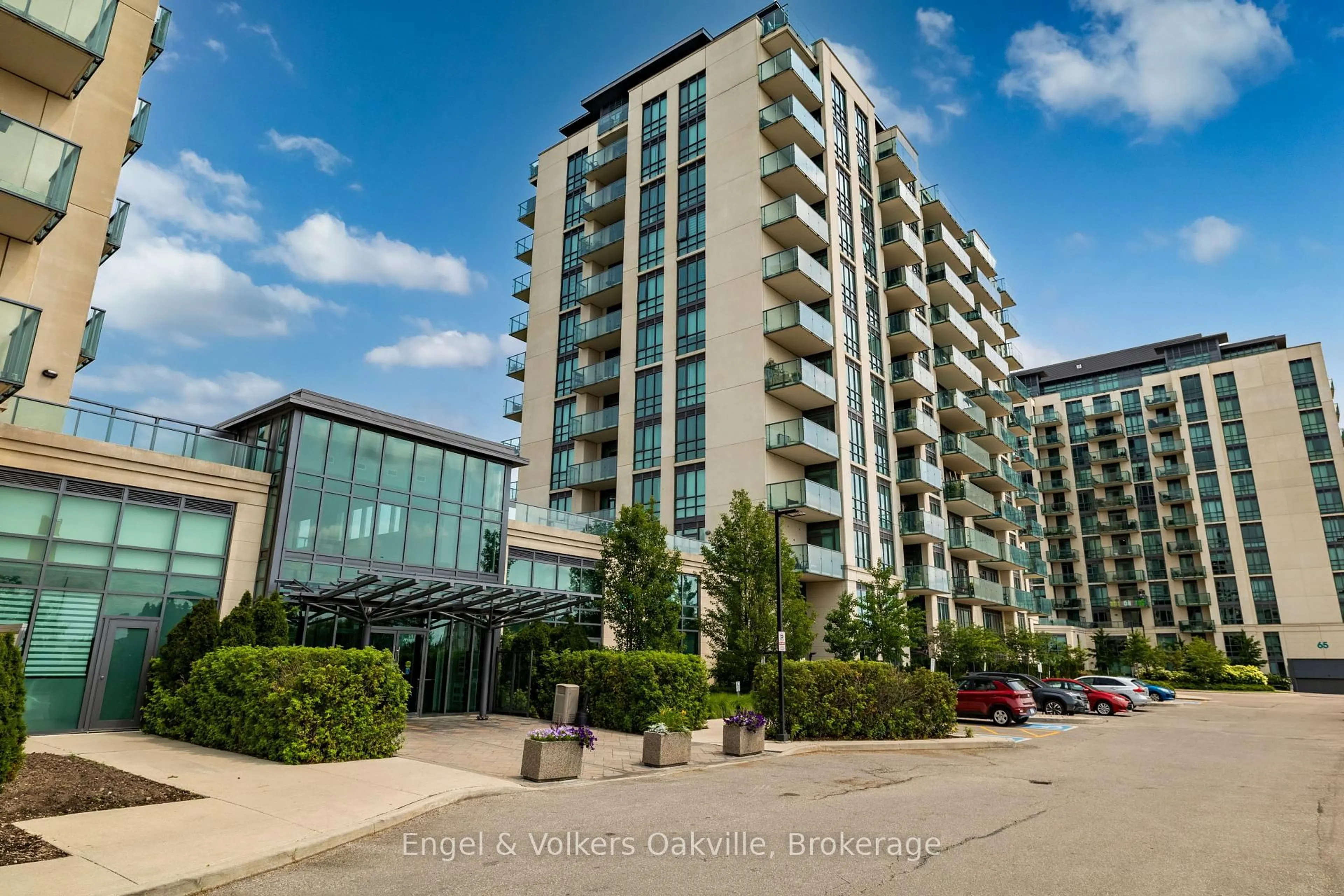 A pic from outside/outdoor area/front of a property/back of a property/a pic from drone, building for 55 Yorkland Blvd #1204, Brampton Ontario L6P 4K9