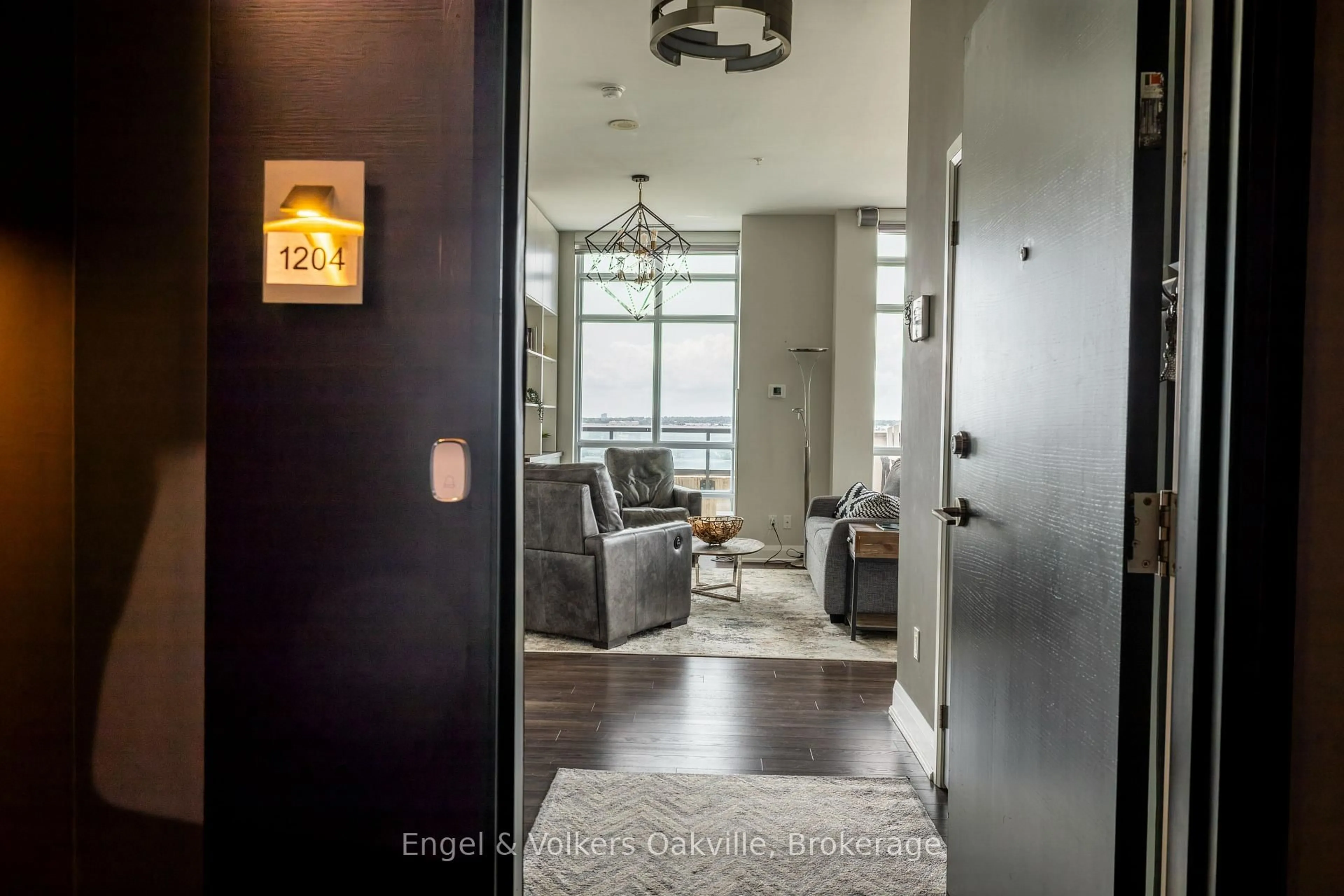 Indoor entryway for 55 Yorkland Blvd #1204, Brampton Ontario L6P 4K9
