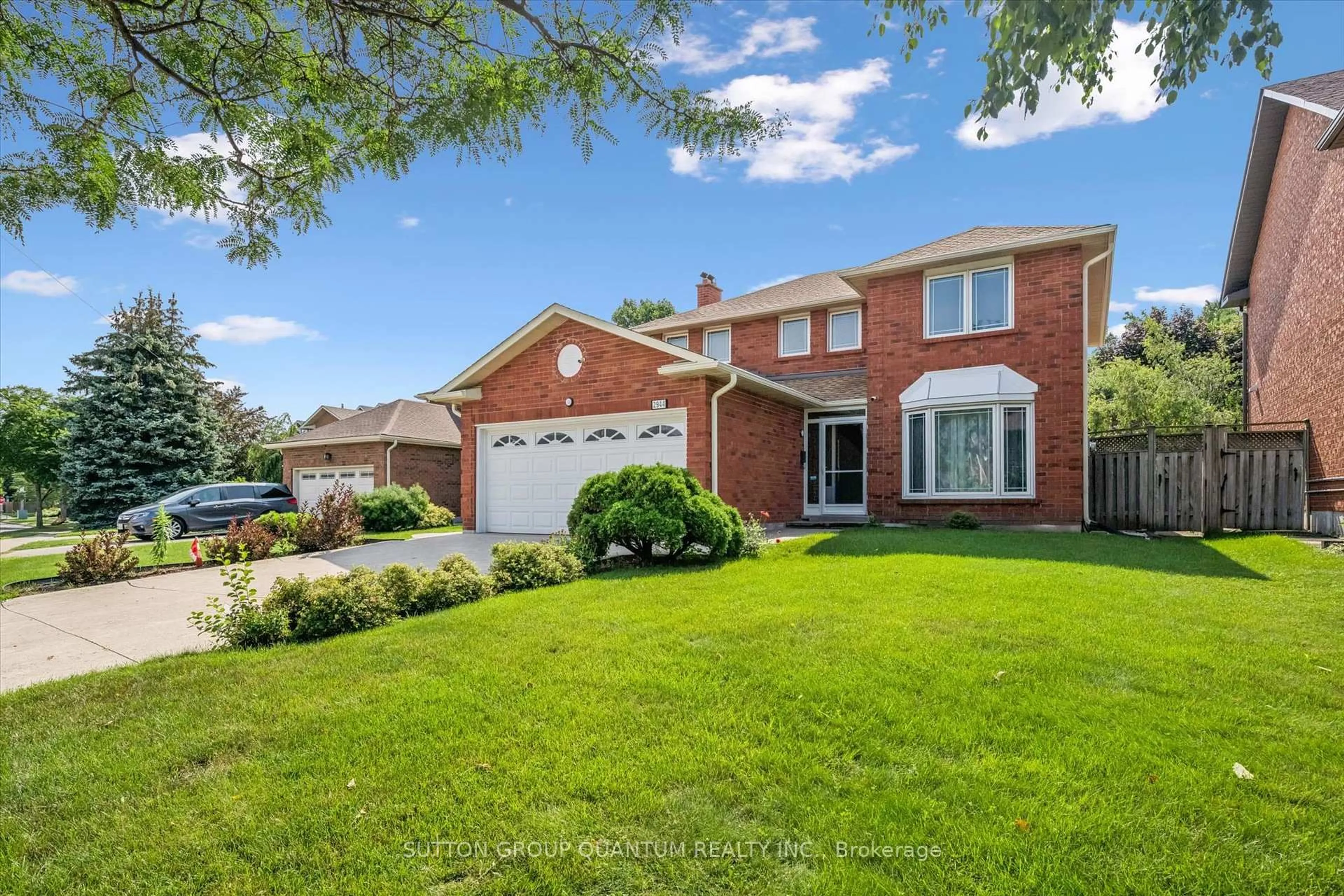 Home with brick exterior material, street for 2944 Kingsway Dr, Oakville Ontario L6J 6R2