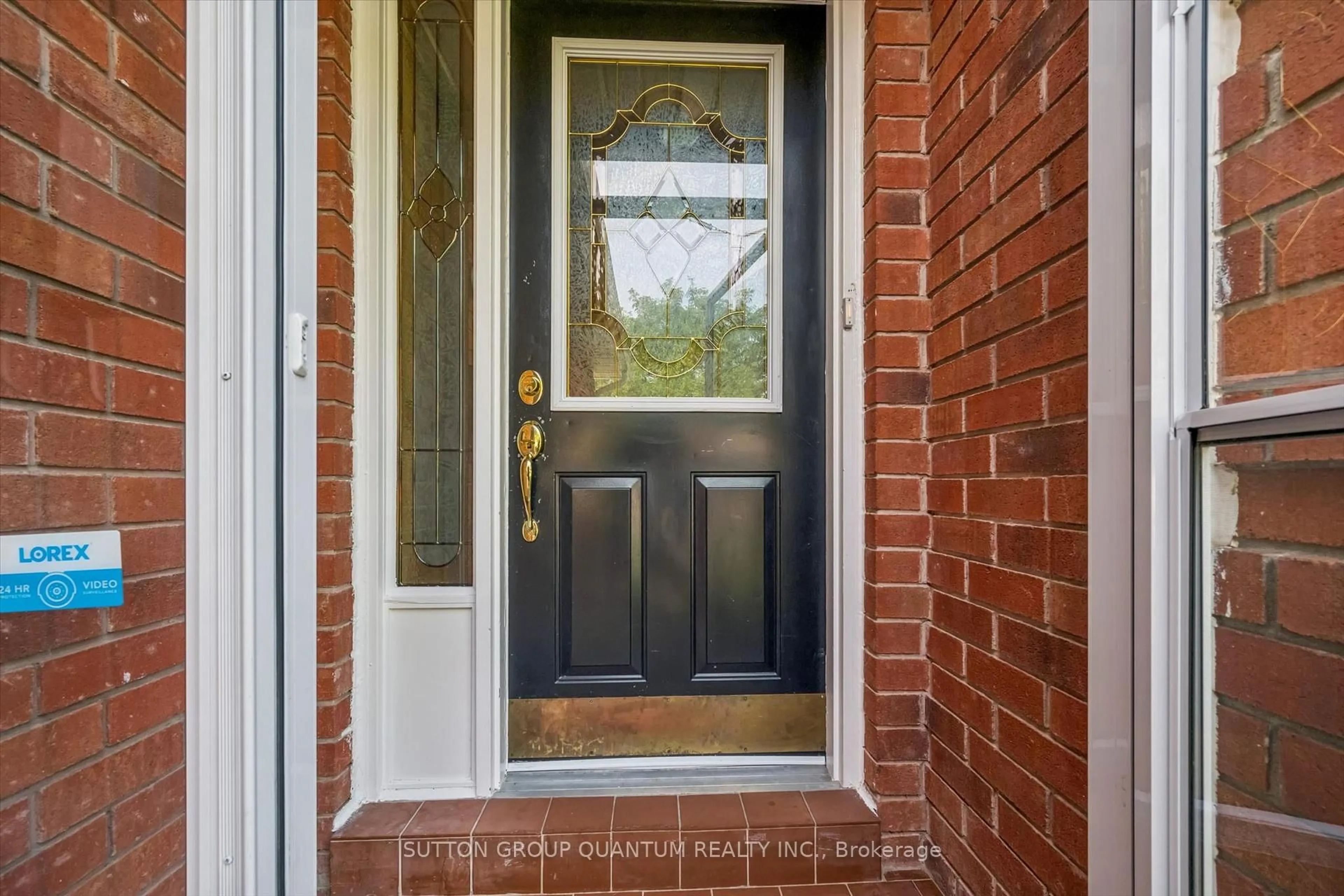 Indoor entryway for 2944 Kingsway Dr, Oakville Ontario L6J 6R2