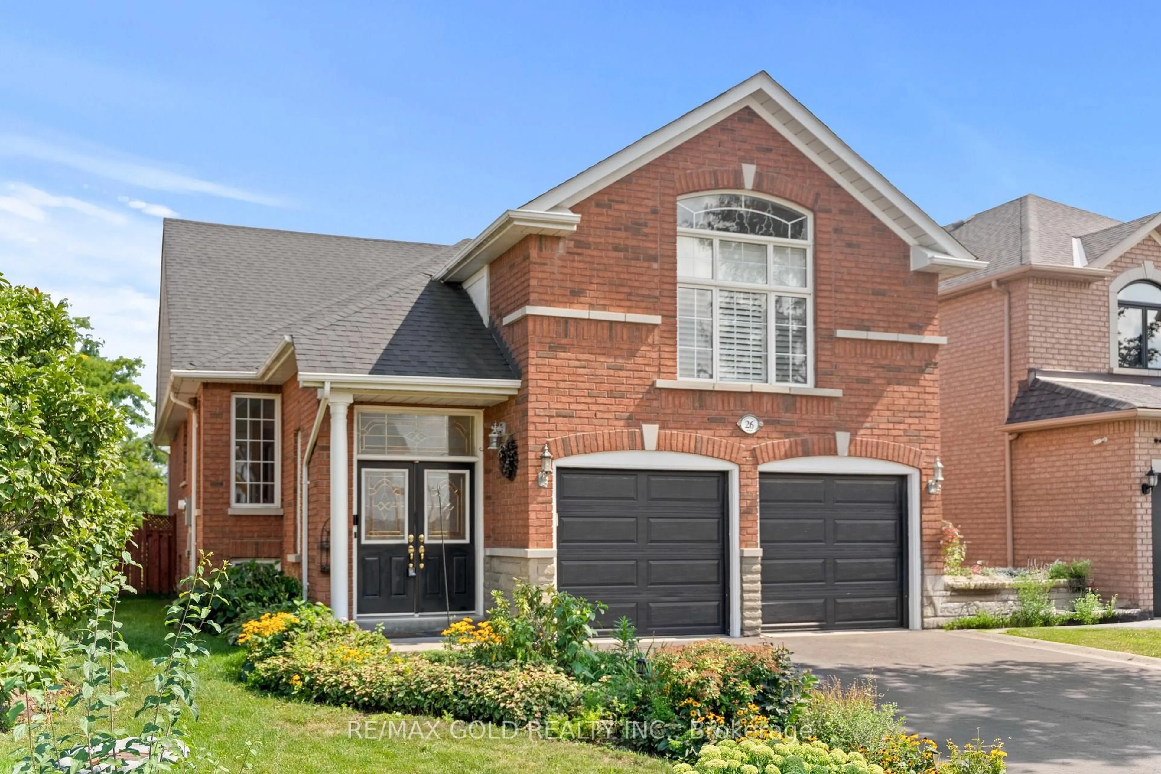 Home with brick exterior material, street for 26 Highwood Rd, Brampton Ontario L6Z 4T7