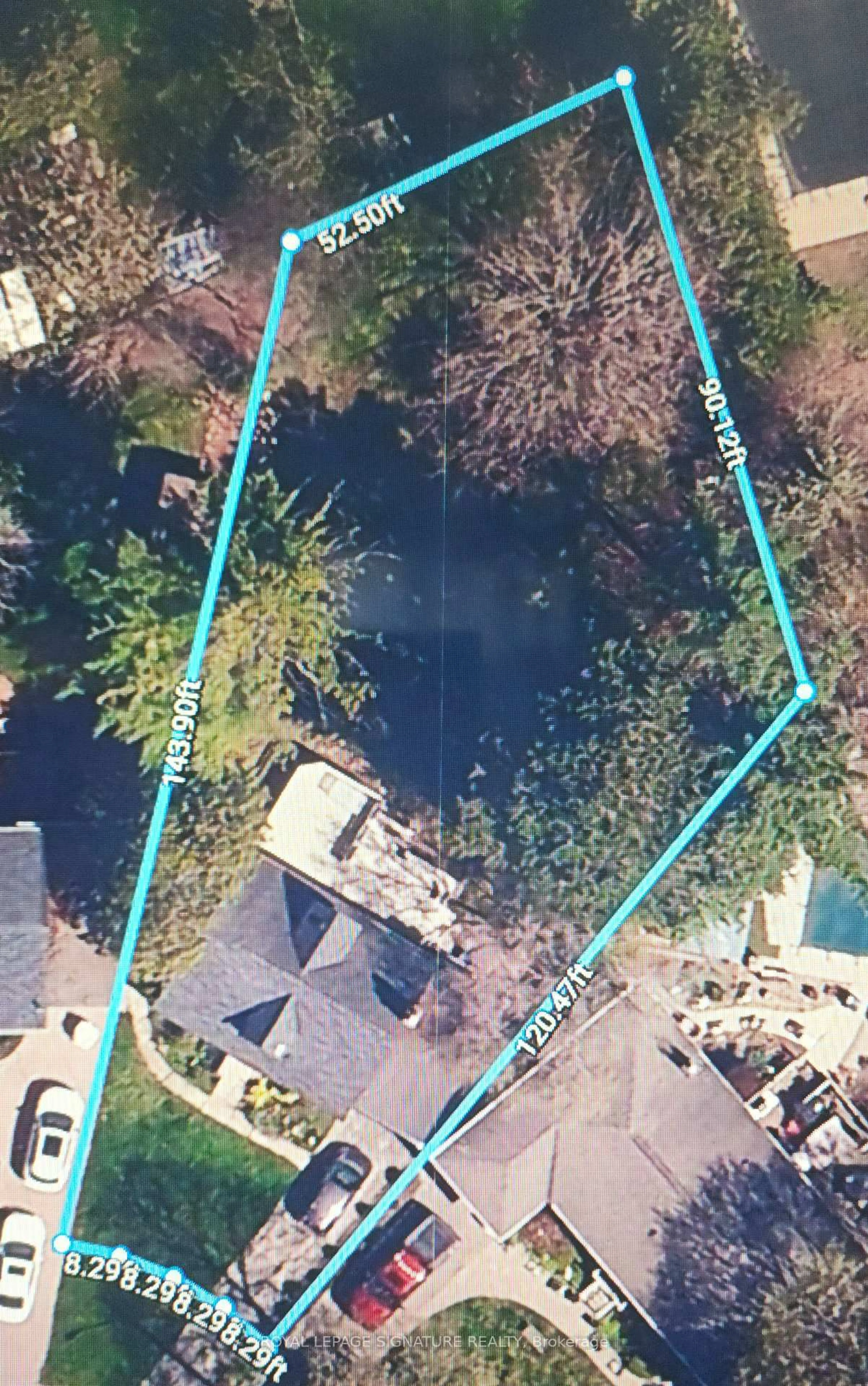 A pic from outside/outdoor area/front of a property/back of a property/a pic from drone, street for 10 Elmview Crt, Toronto Ontario M9A 2T8