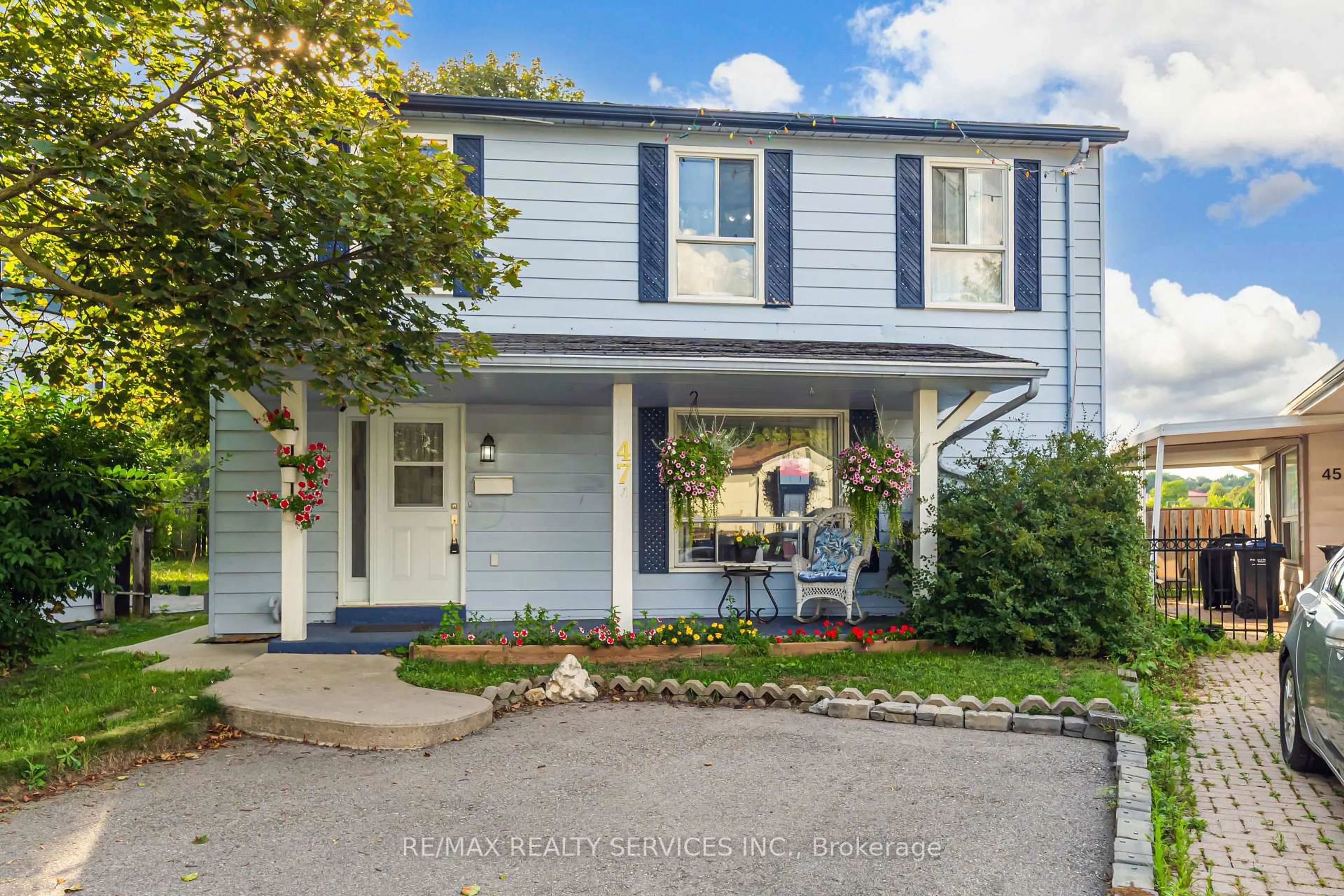 Home with vinyl exterior material, street for 47 Huntingwood Cres, Brampton Ontario L6S 1S5