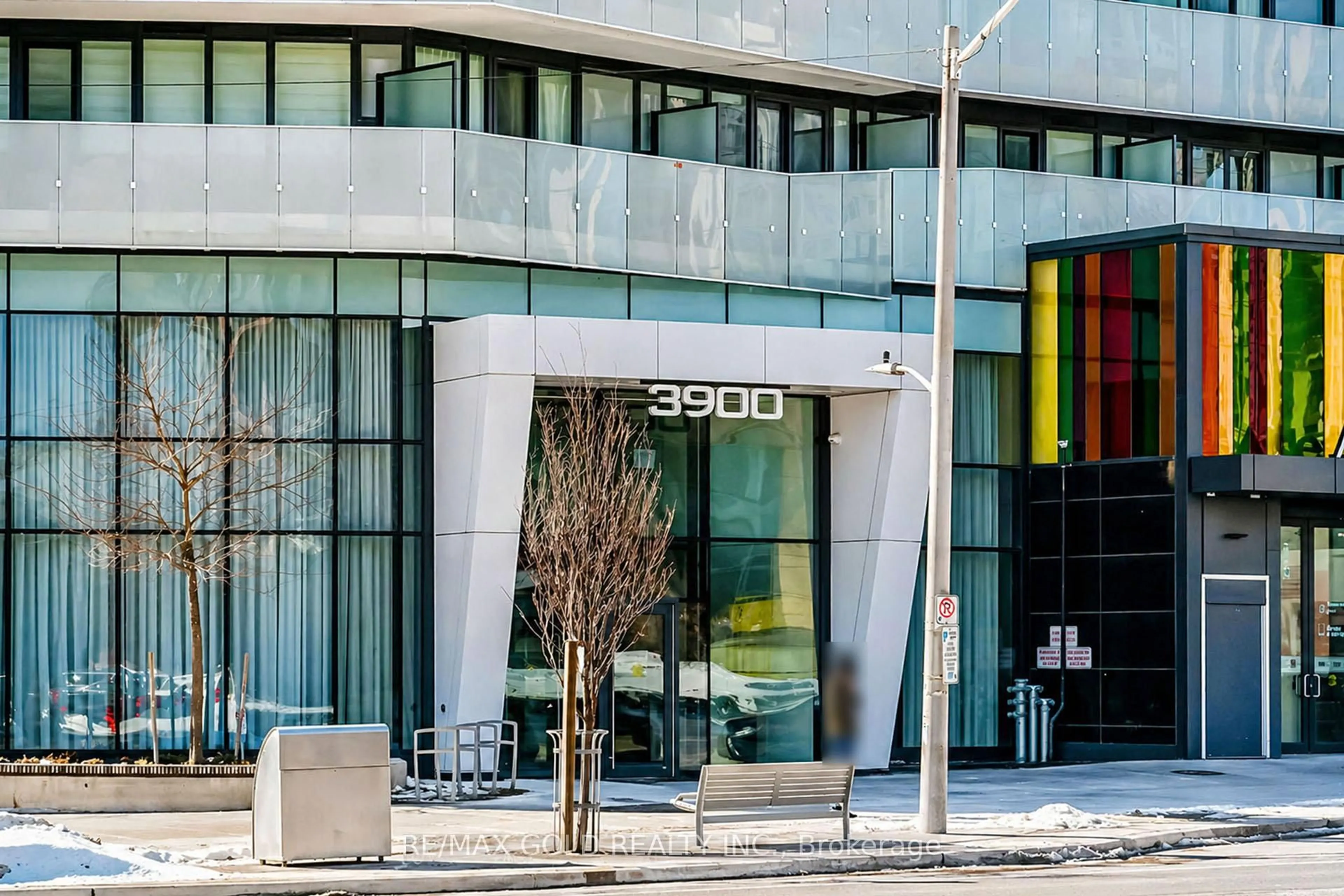 Indoor foyer for 3900 Confederation Pkwy #809, Mississauga Ontario L5B 0M3