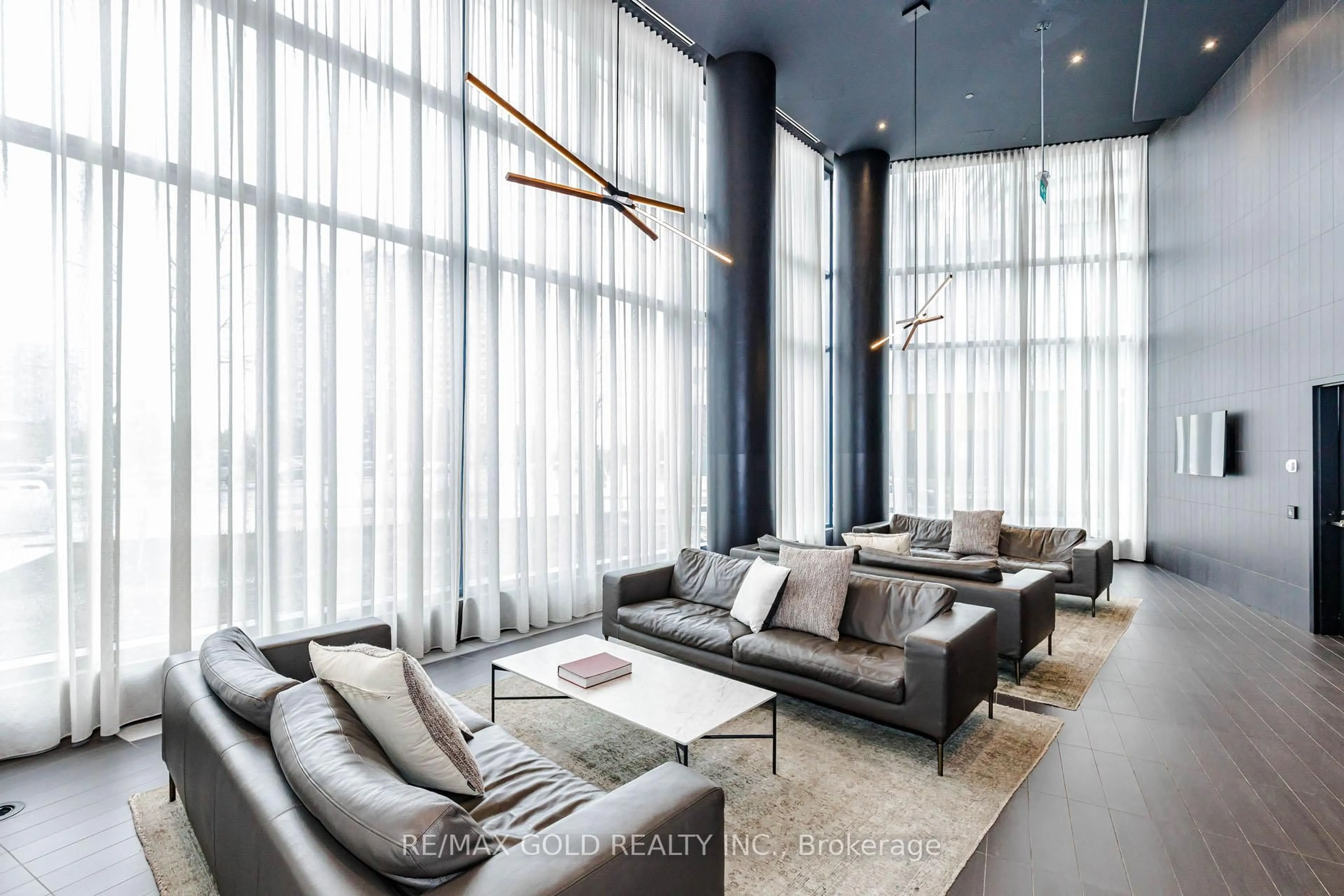 Lobby for 3900 Confederation Pkwy #809, Mississauga Ontario L5B 0M3
