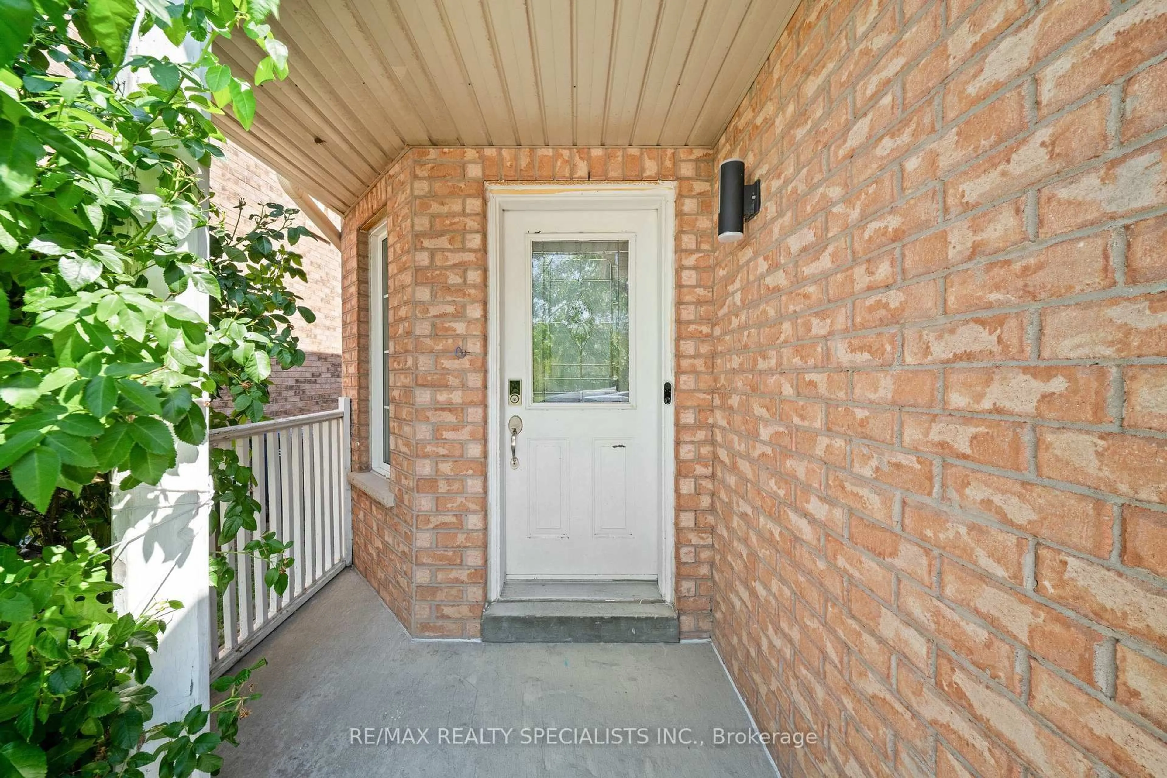 Indoor entryway for 65 Ozner Crt, Brampton Ontario L6X 4Y9