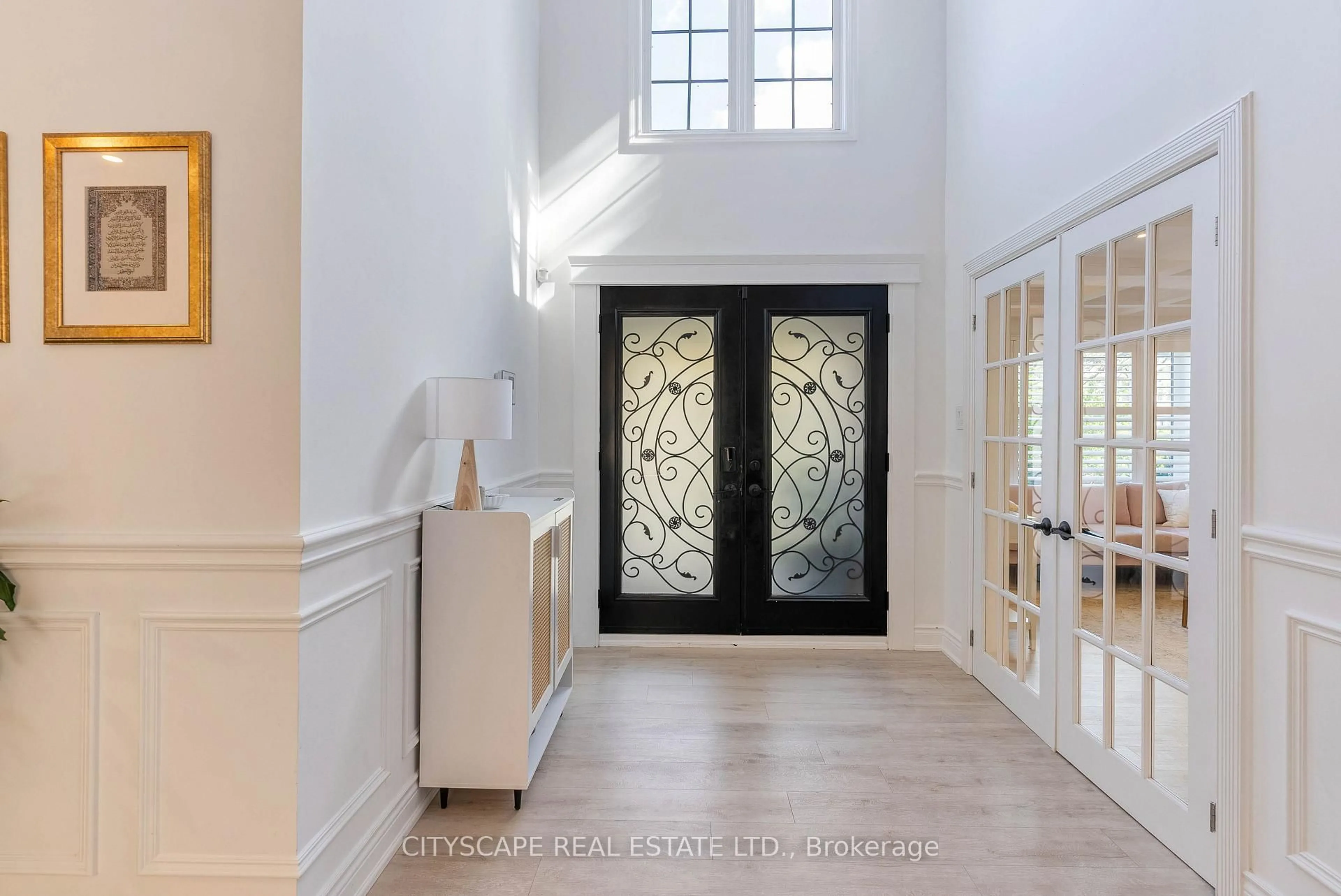 Indoor entryway for 4582 Badminton Dr, Mississauga Ontario L5M 3H6