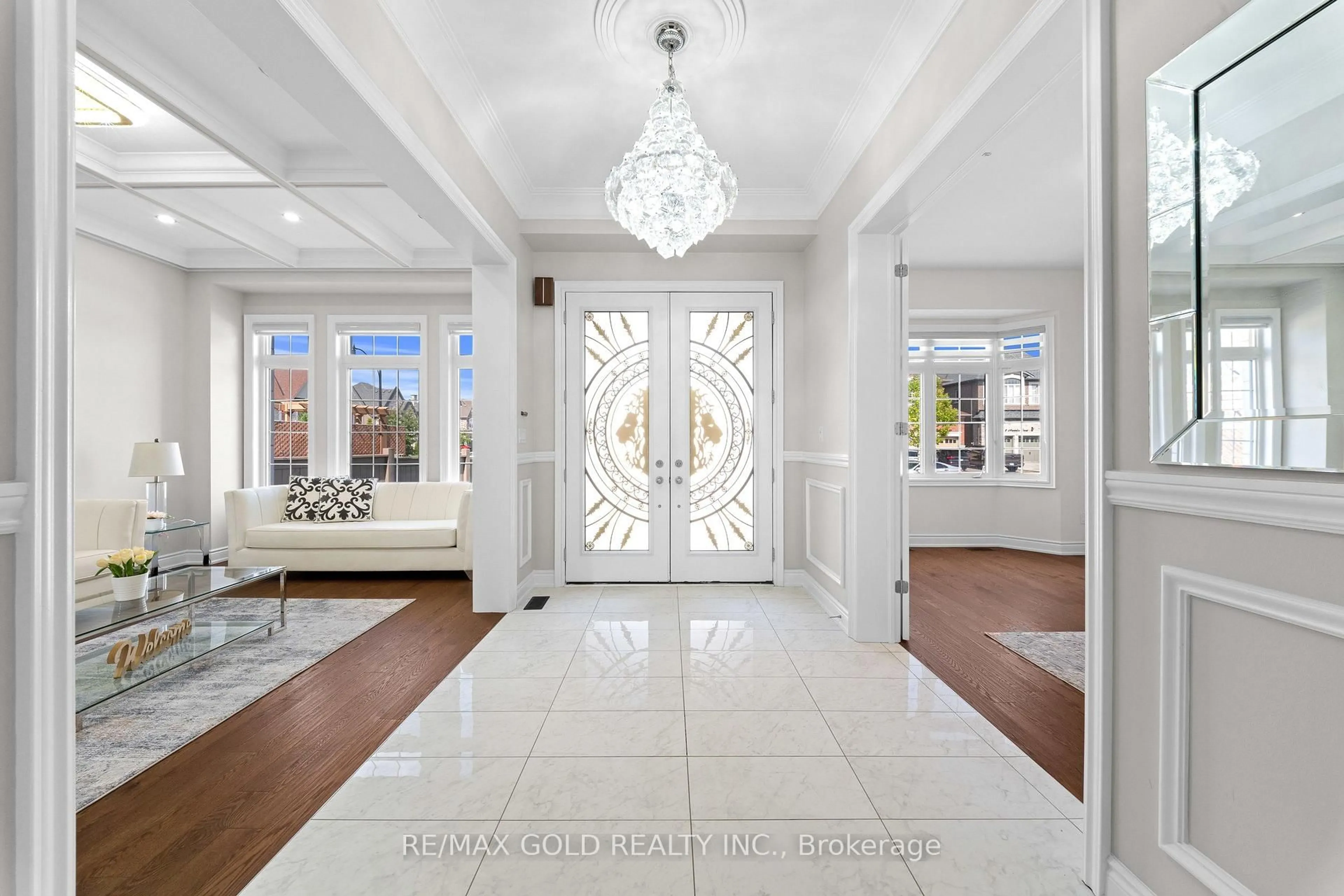 Indoor entryway for 5 Anatolia St, Brampton Ontario L6P 4L3