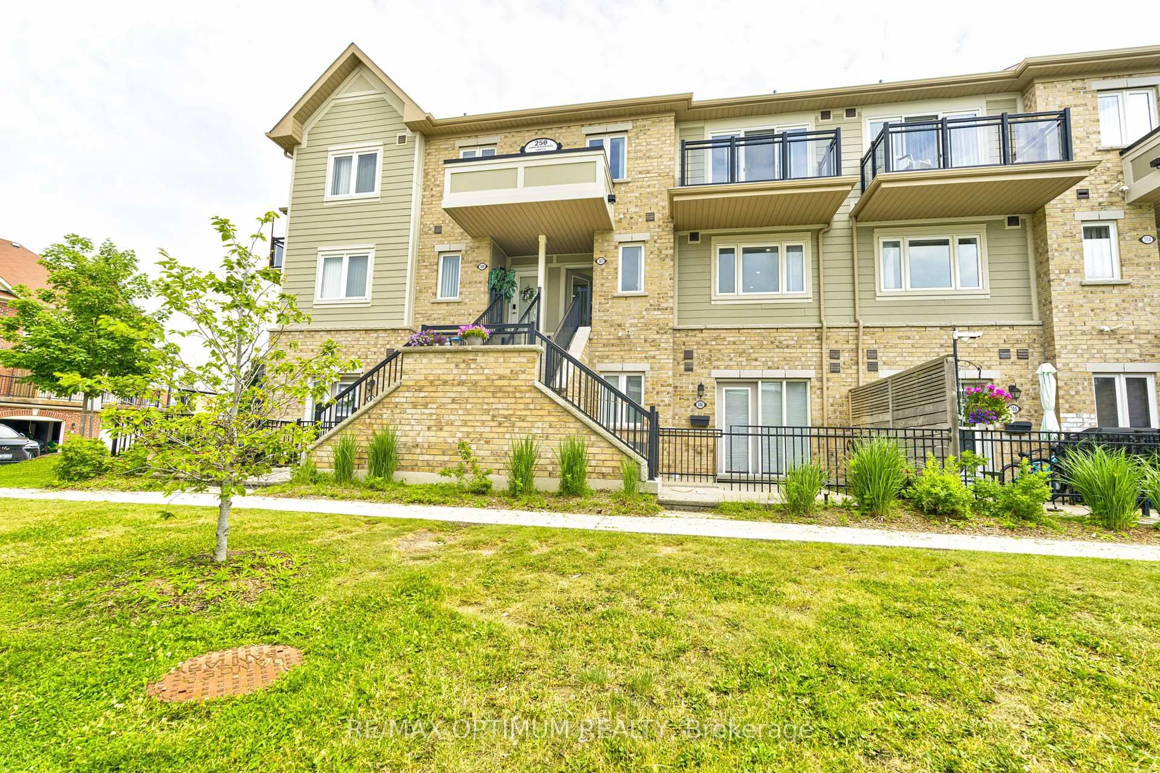 Patio, unknown for 250 Sunny Meadow Blvd #307, Brampton Ontario L6R 3Y6