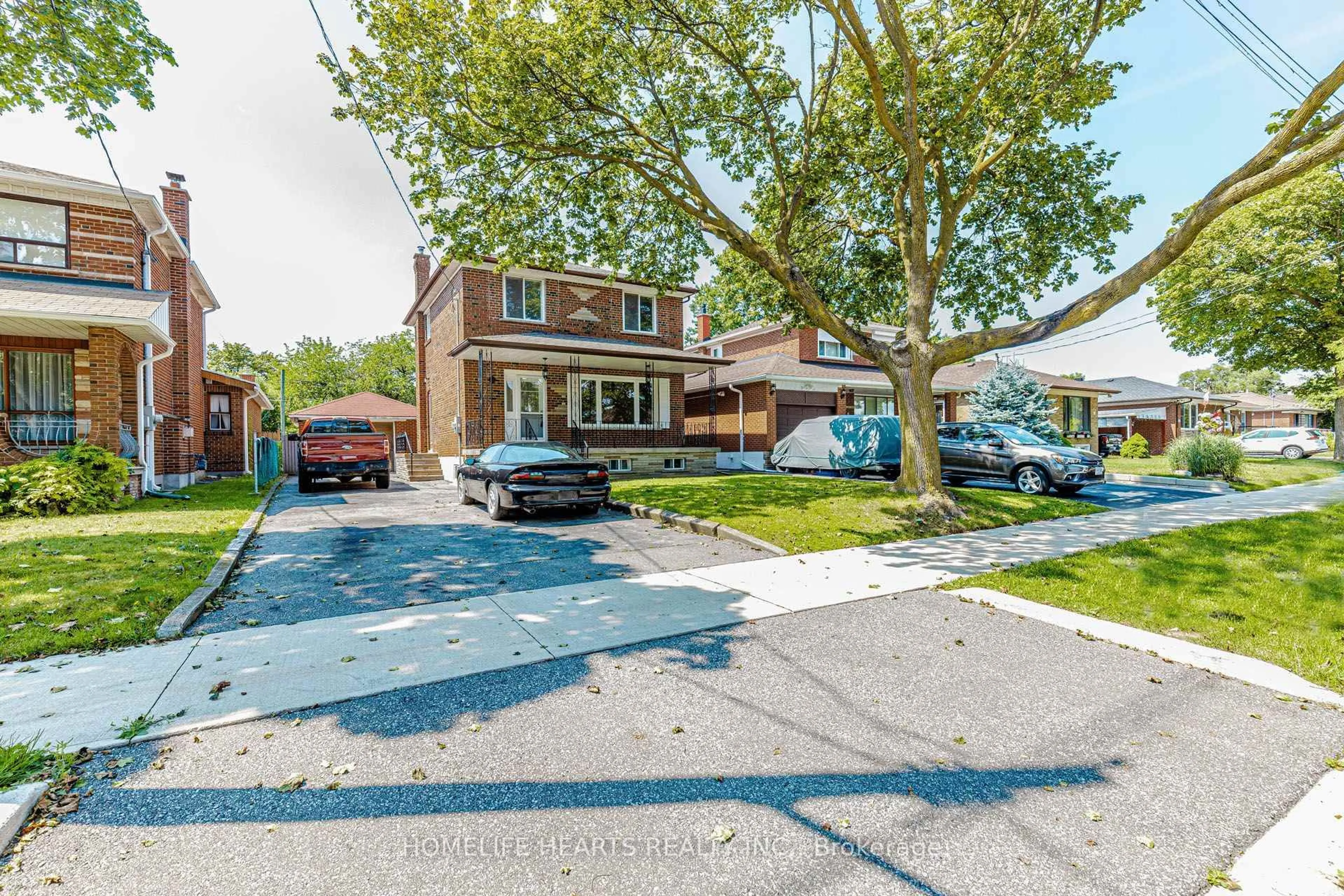 A pic from outside/outdoor area/front of a property/back of a property/a pic from drone, street for 6 Dittmer Cres, Toronto Ontario M9W 4P8