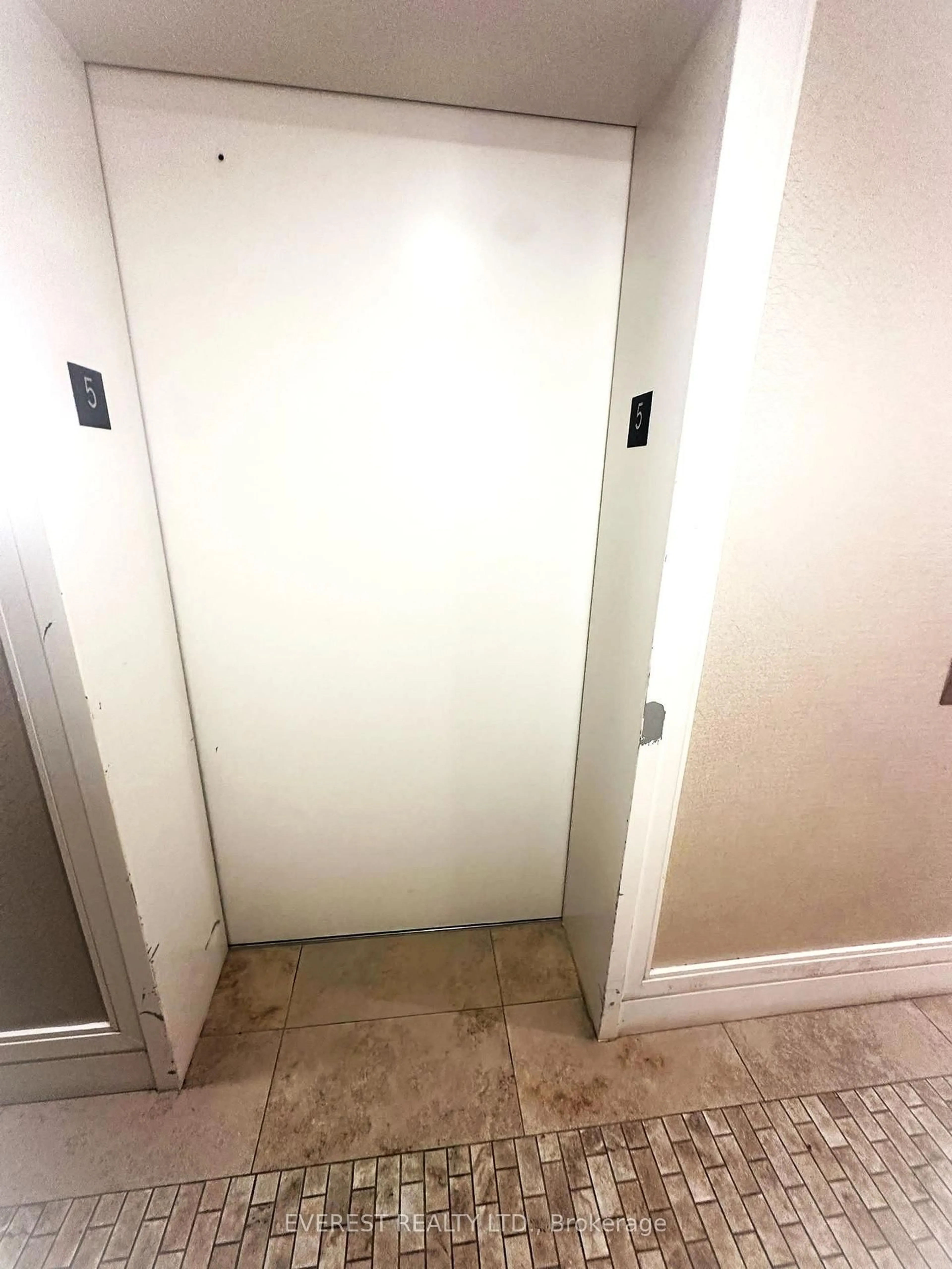 A pic of a room for 830 Lawrence Ave #517, Toronto Ontario M6A 1C2