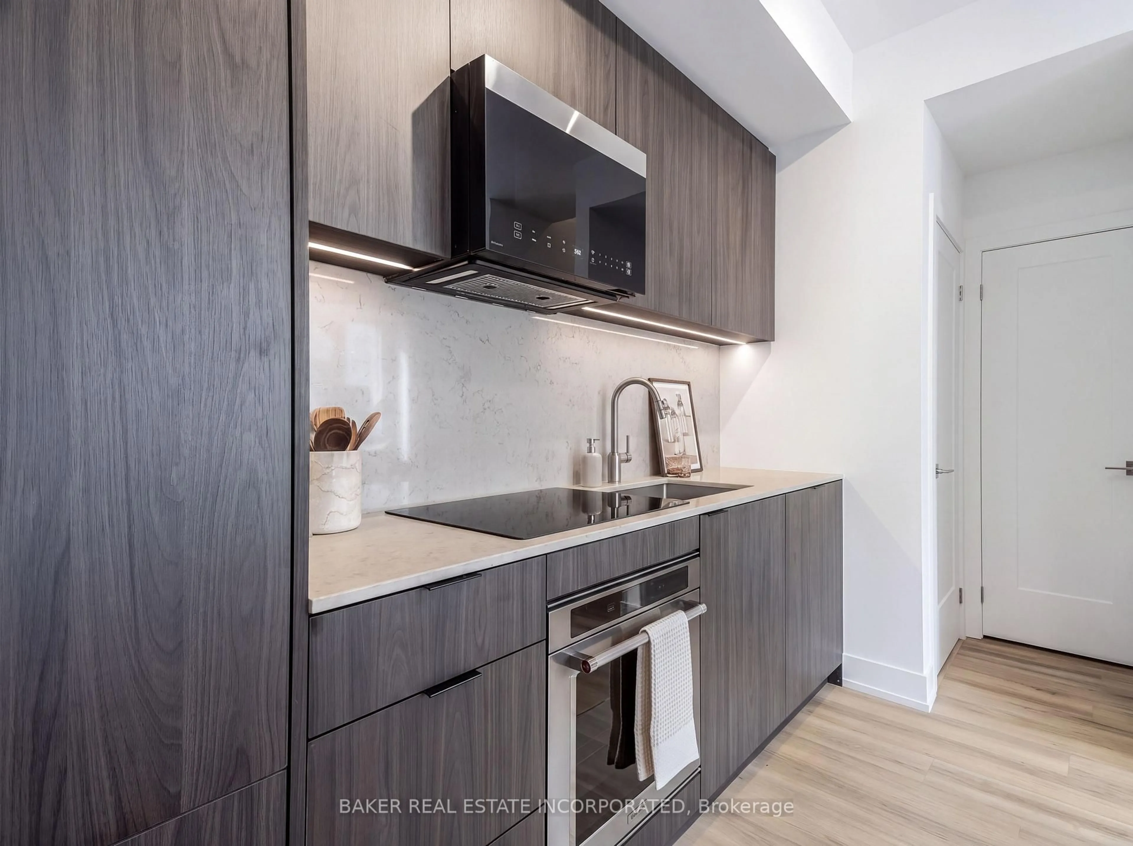 Standard kitchen, unknown for 251 Masonry Way #5, Mississauga Ontario L5H 0B3