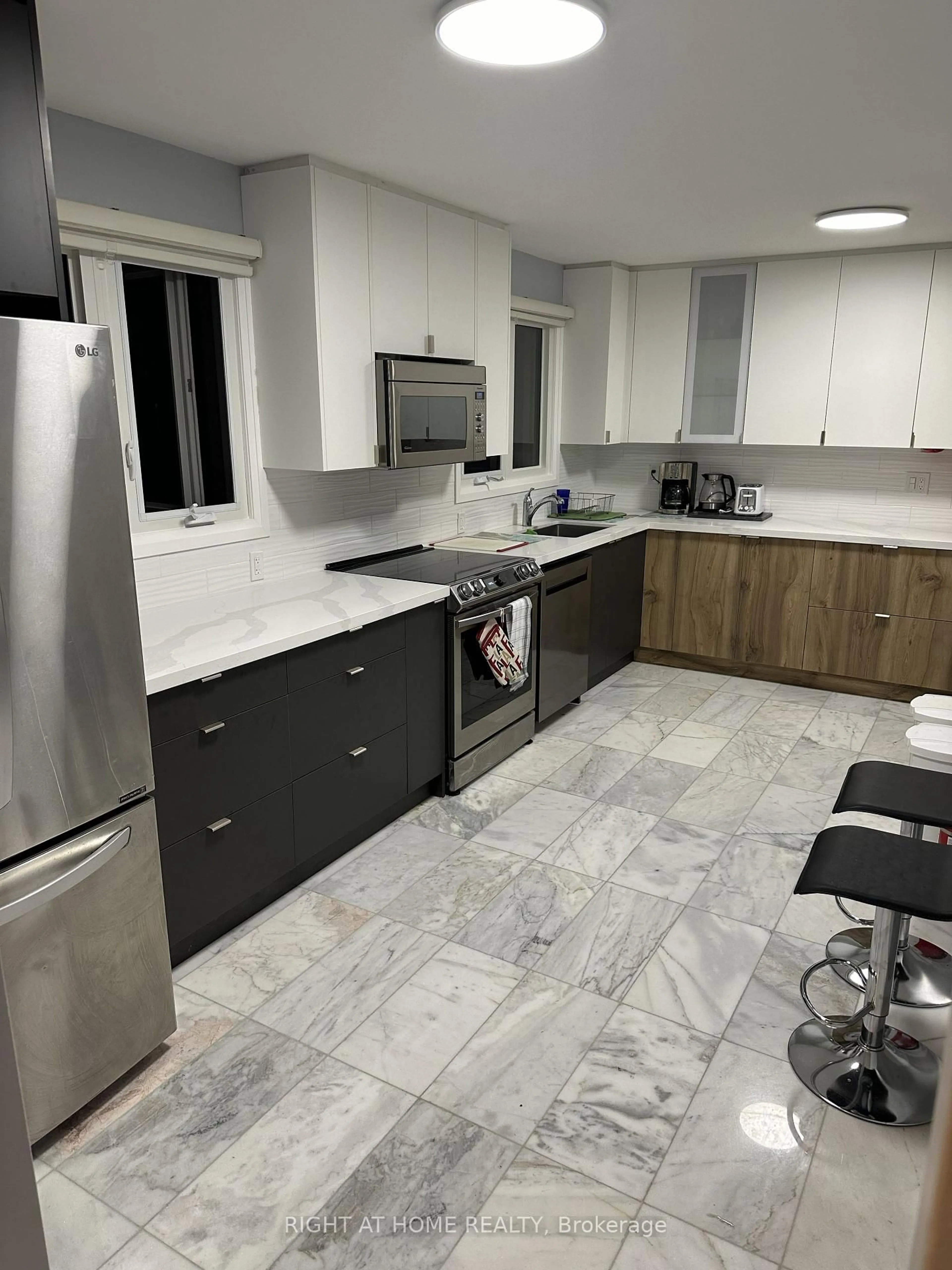 Unknown for 4076 Woodington Dr, Mississauga Ontario L4Z 1K2