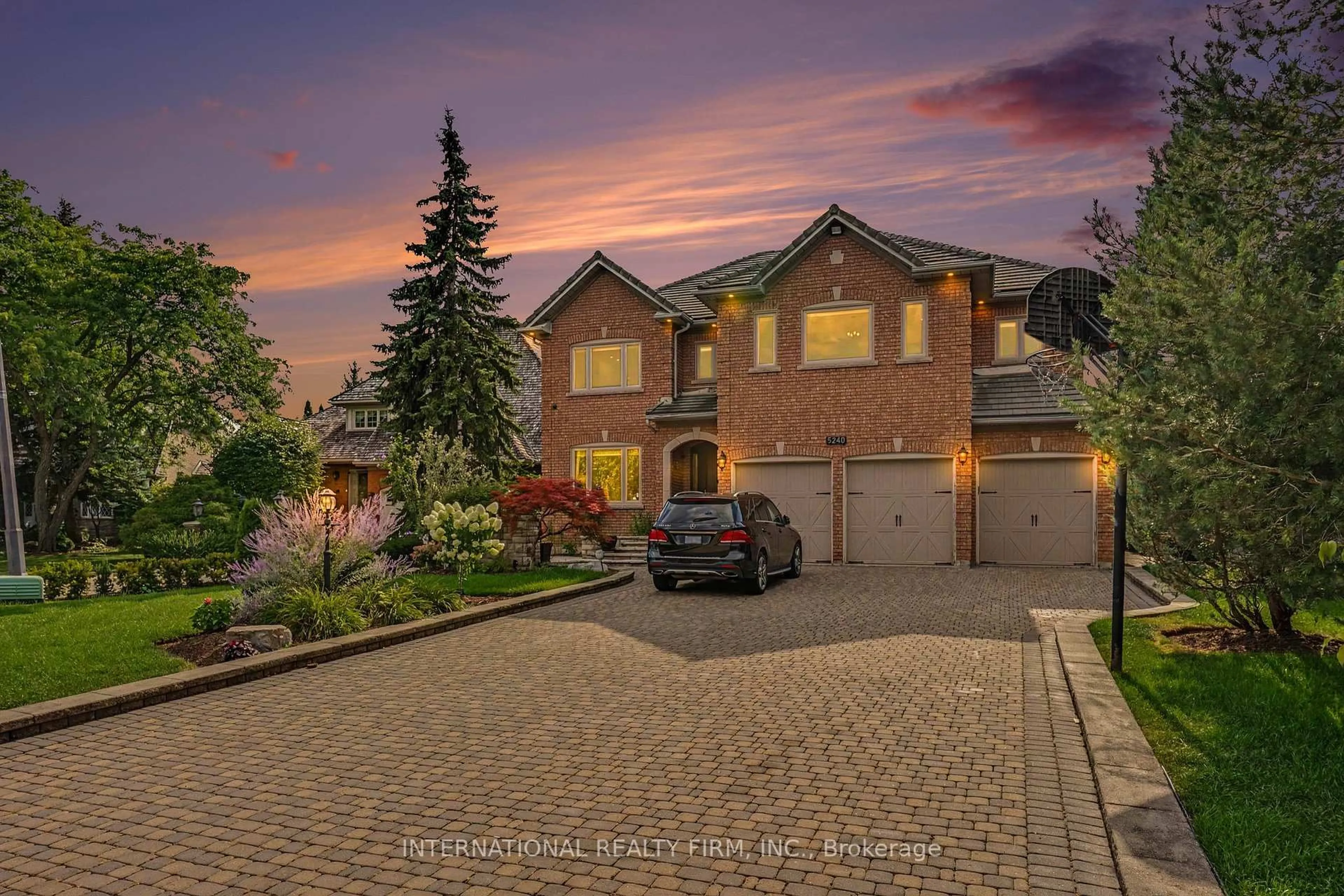 Unknown for 5240 Elmridge Dr, Mississauga Ontario L5M 5A4