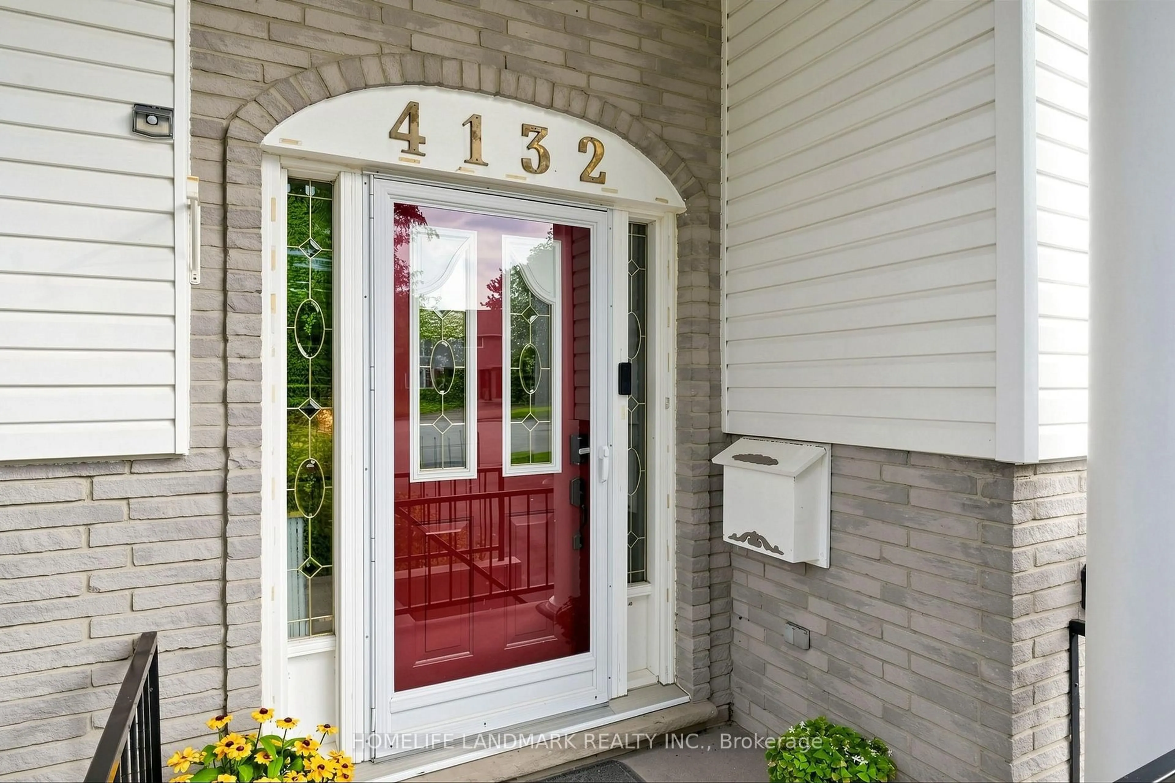 Indoor entryway for 4132 Celia Crt, Burlington Ontario L7L 5L9