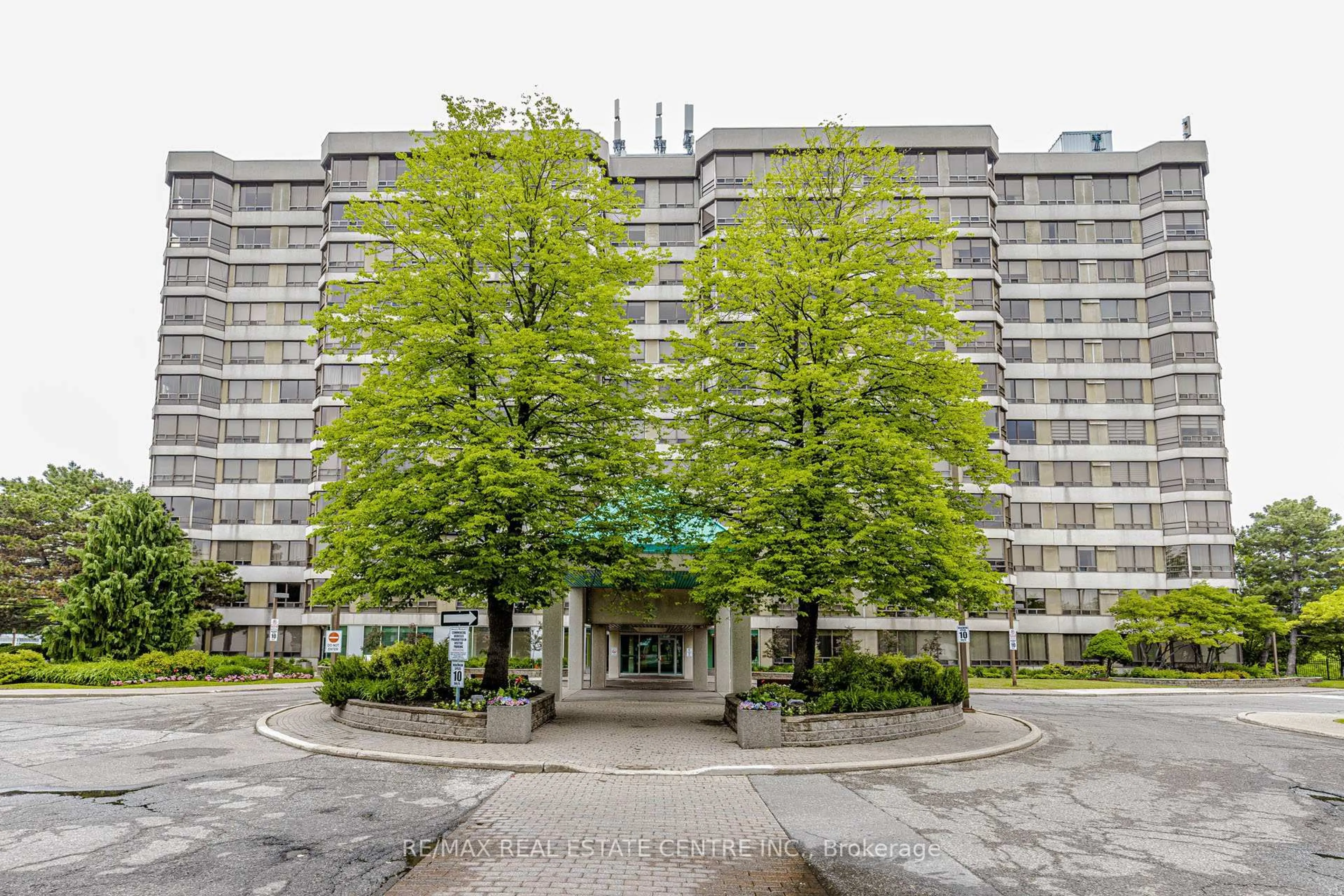 Patio, unknown for 310 Mill St #104, Brampton Ontario L6Y 3B1