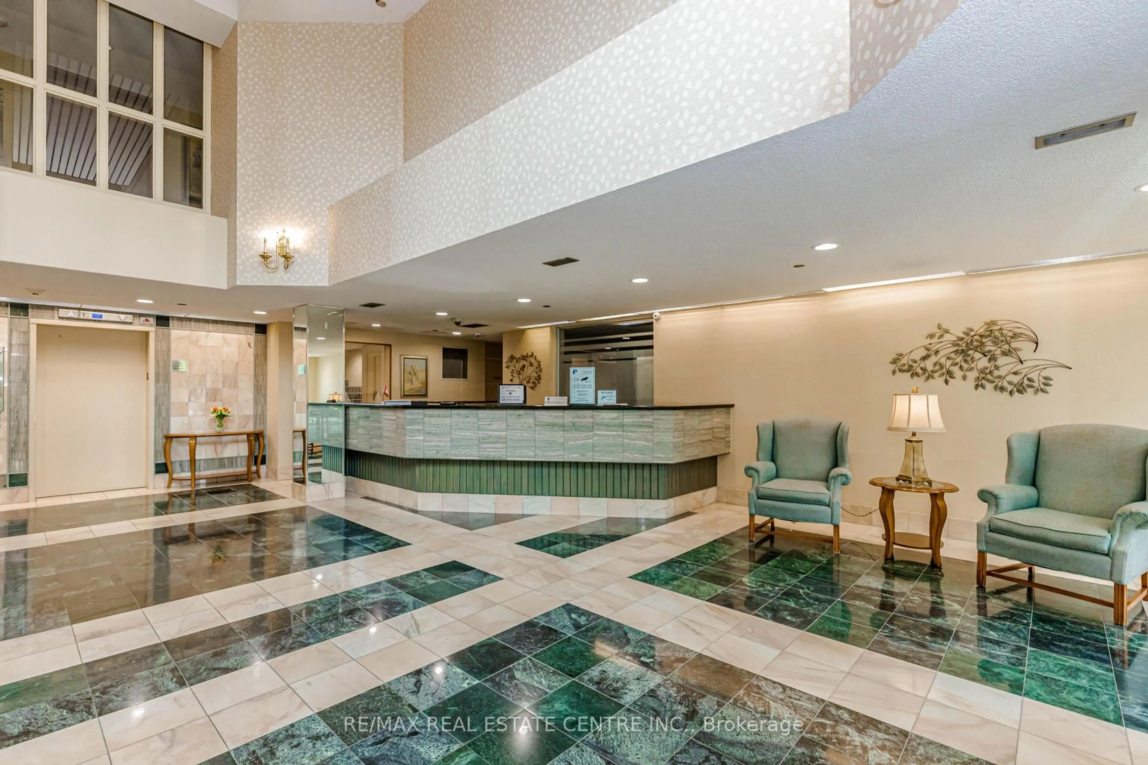 Lobby for 310 Mill St #104, Brampton Ontario L6Y 3B1