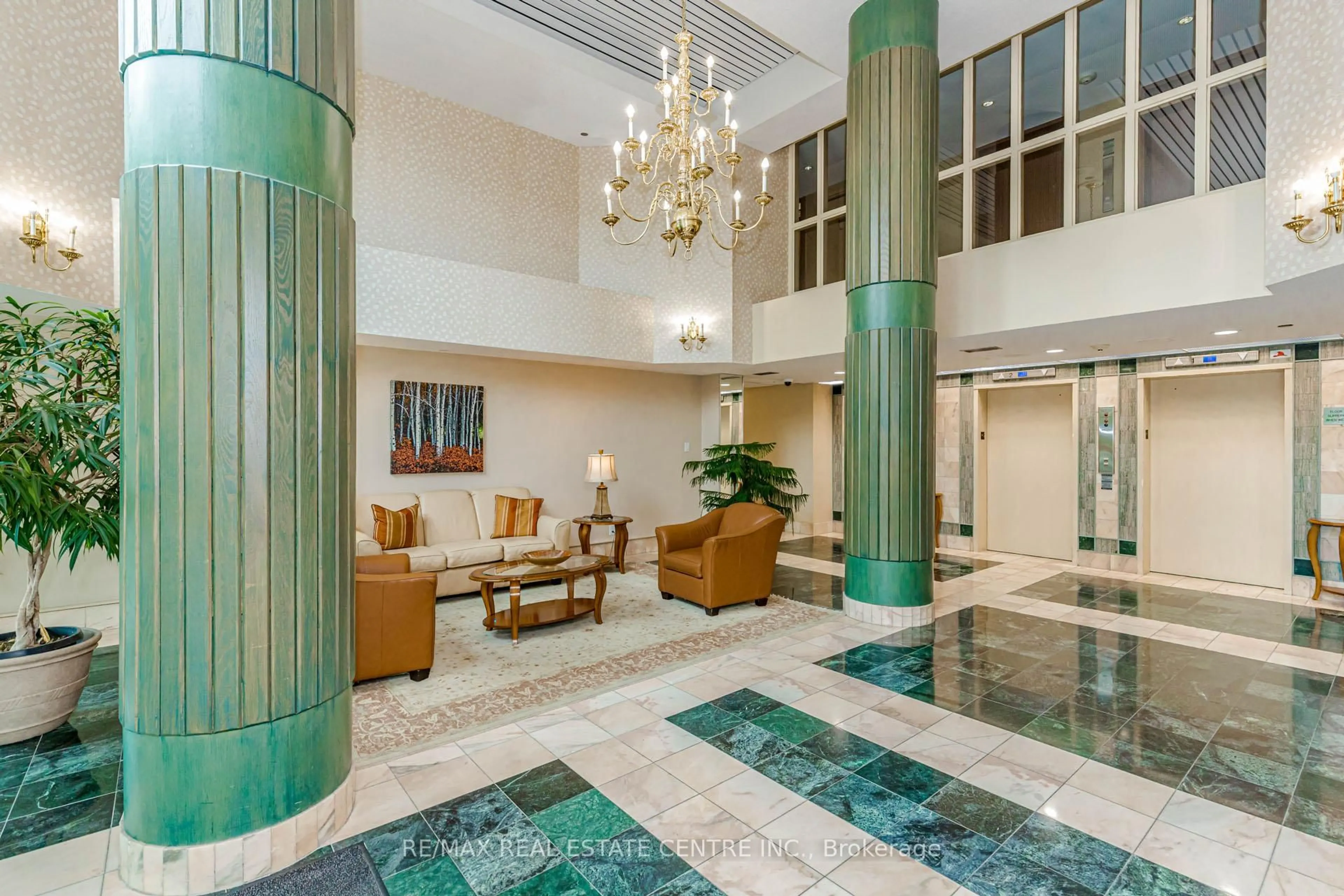 Lobby for 310 Mill St #104, Brampton Ontario L6Y 3B1
