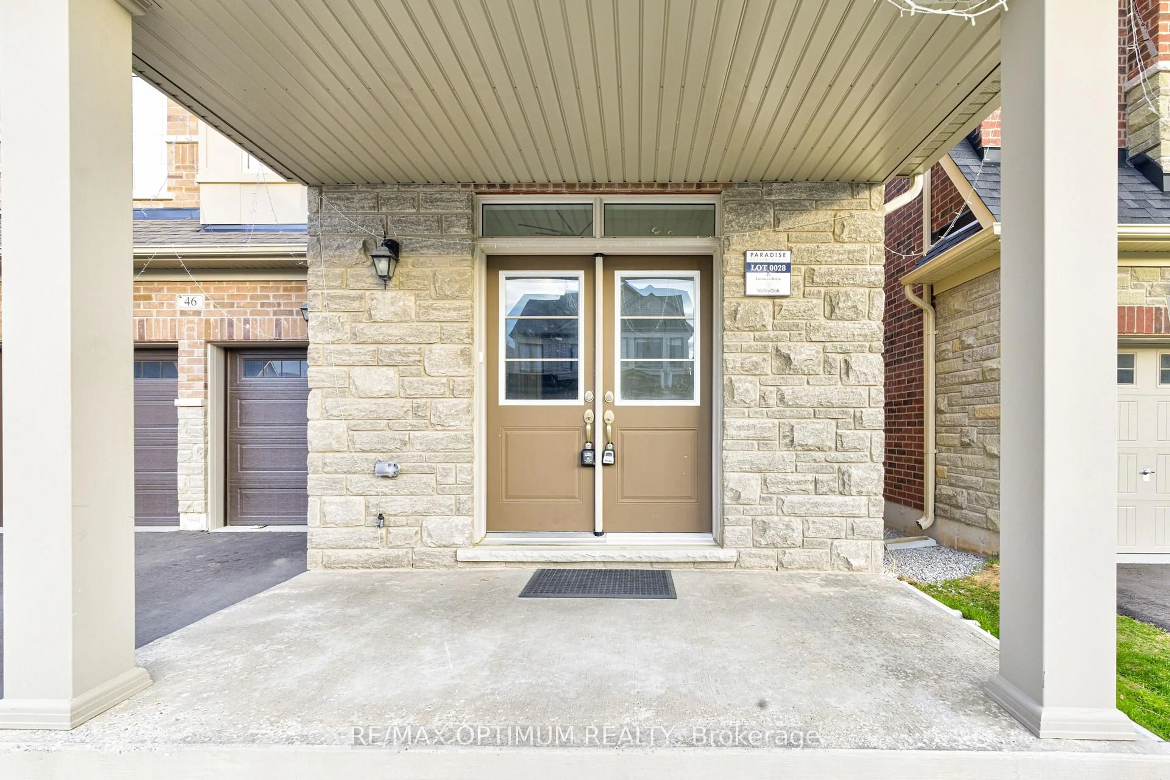 Indoor entryway for 46 Eastman Dr, Brampton Ontario L6X 5S5