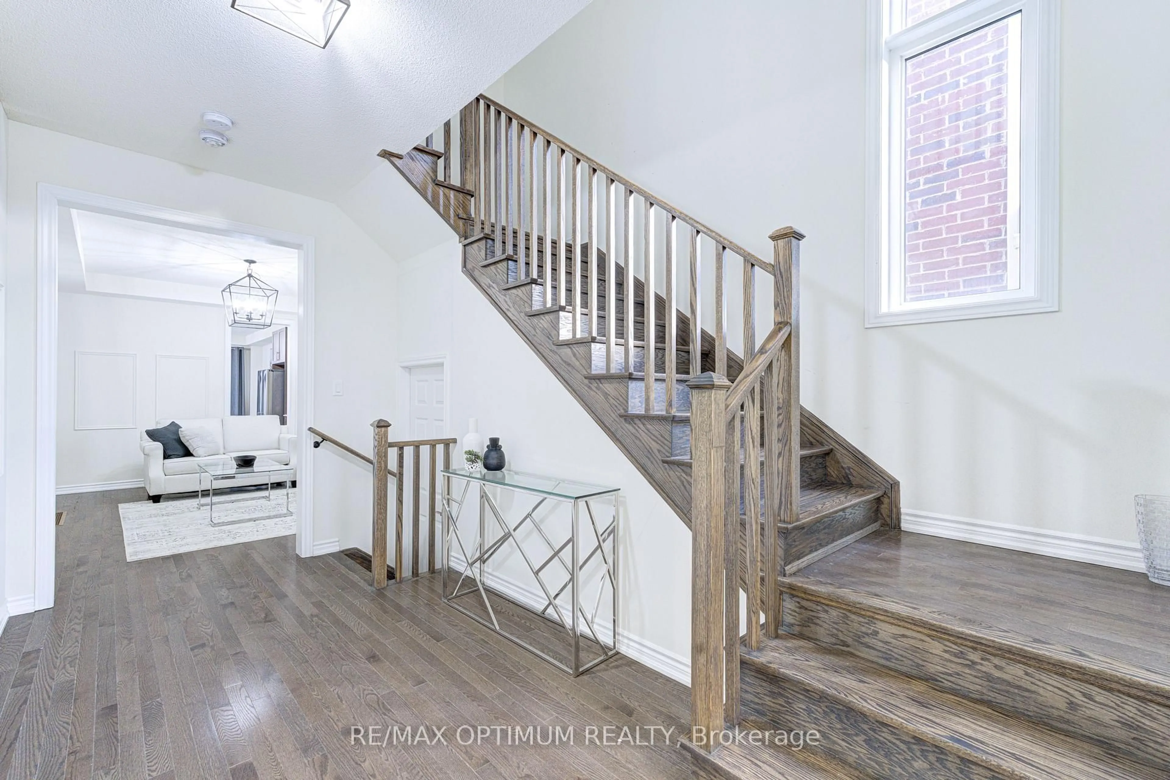 Stairs for 46 Eastman Dr, Brampton Ontario L6X 5S5