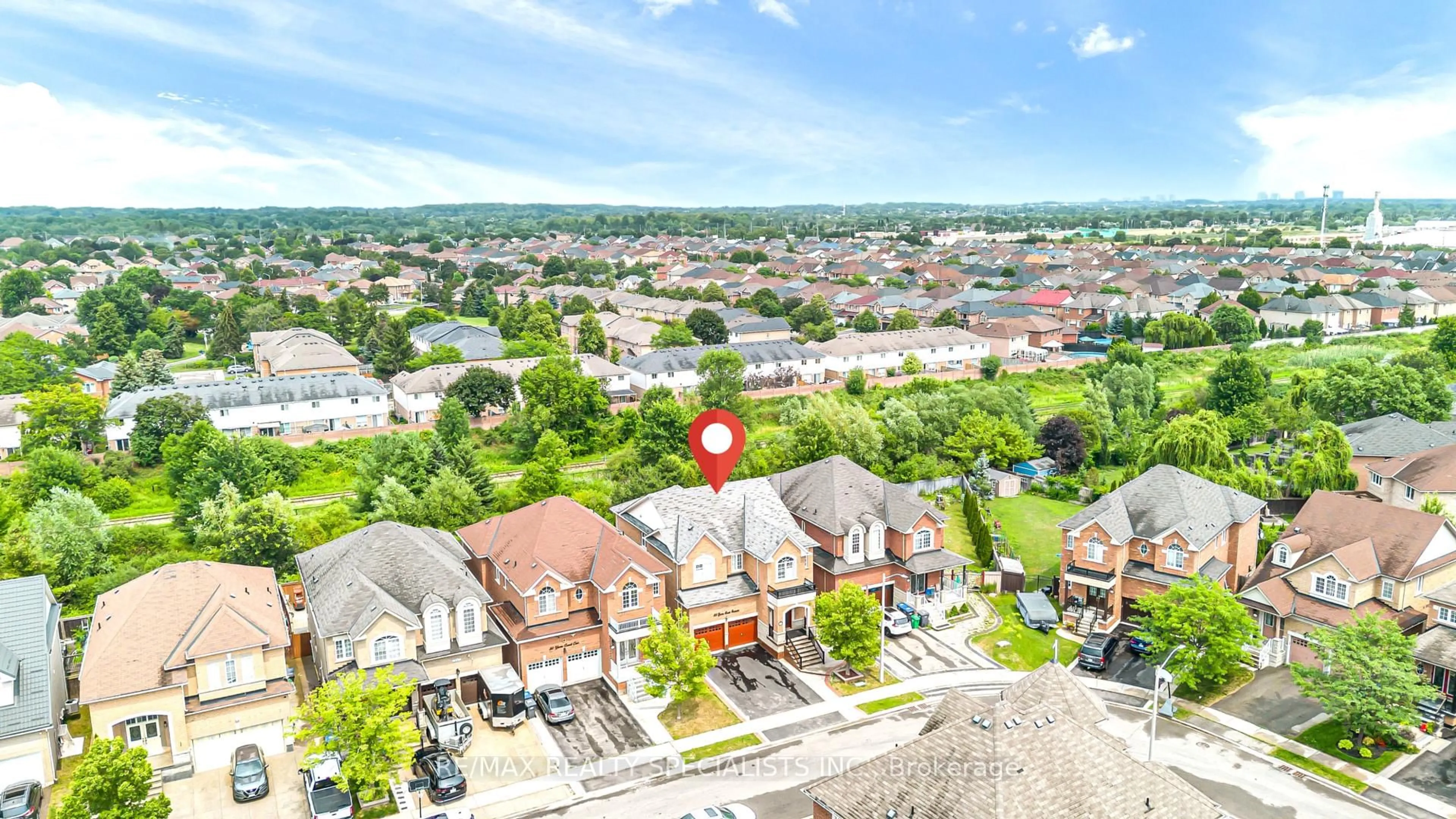 A pic from outside/outdoor area/front of a property/back of a property/a pic from drone, city buildings view from balcony for 48 Game Creek Cres, Brampton Ontario L7A 0K3
