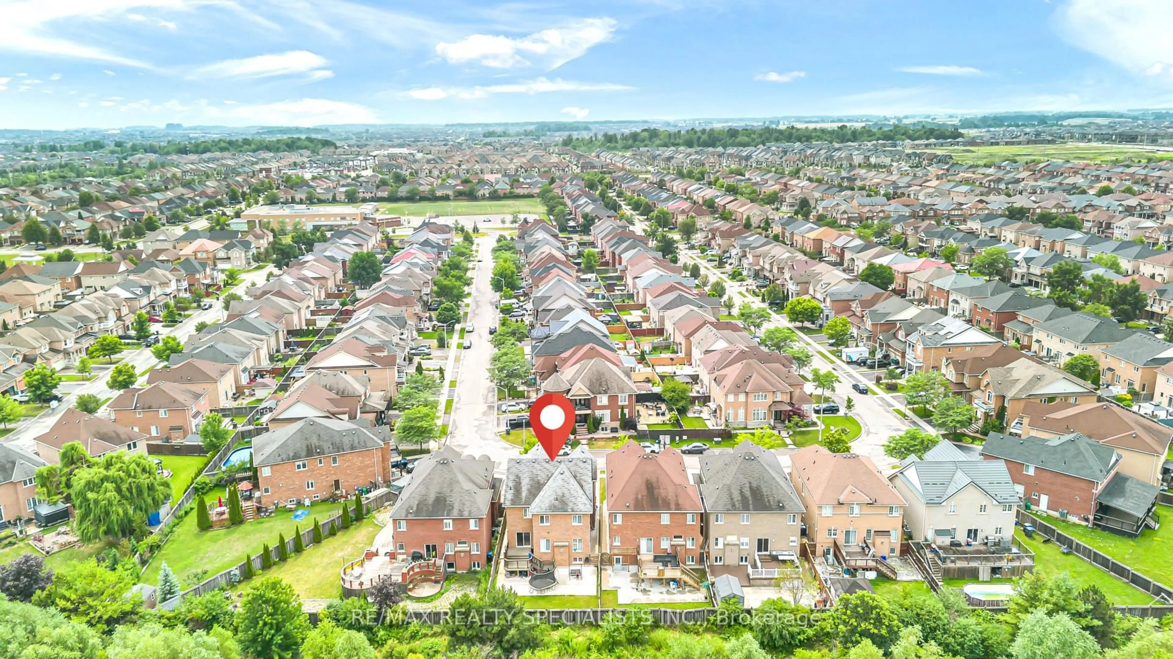 A pic from outside/outdoor area/front of a property/back of a property/a pic from drone, street for 48 Game Creek Cres, Brampton Ontario L7A 0K3
