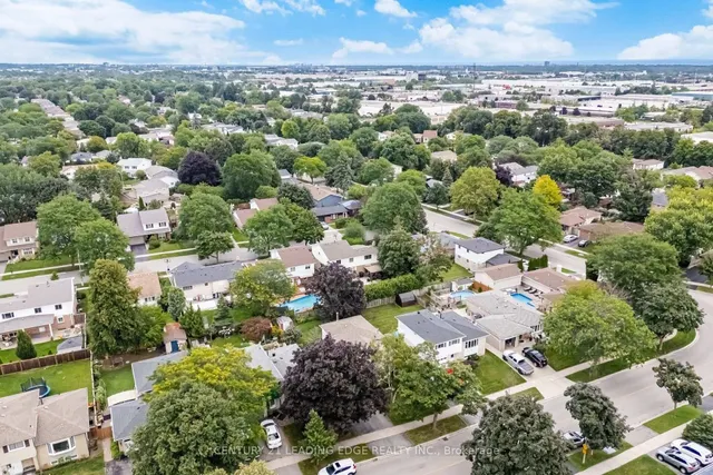 3245 Lansdown Dr, Burlington 5
