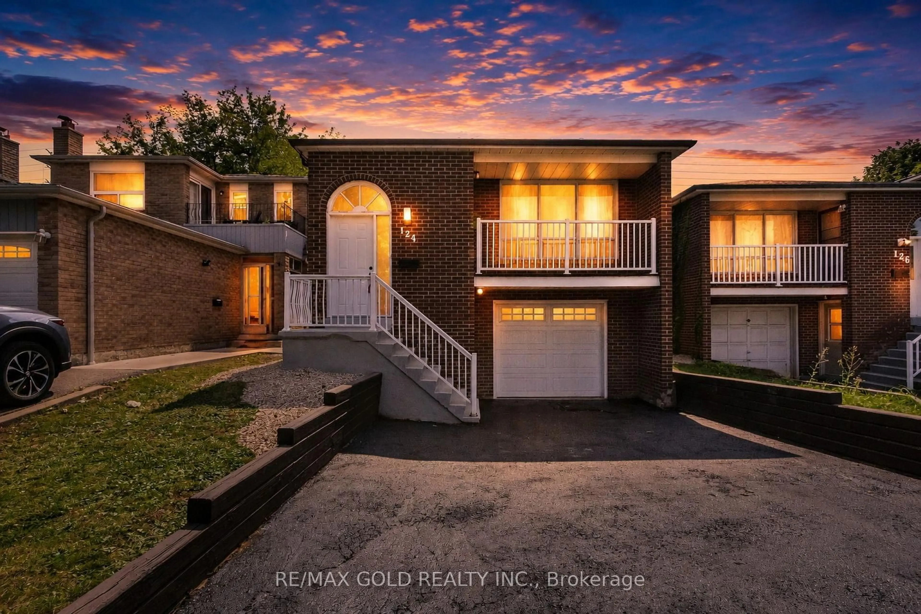 Home with brick exterior material, street for 124 Banting Cres, Brampton Ontario L6Y 2L9