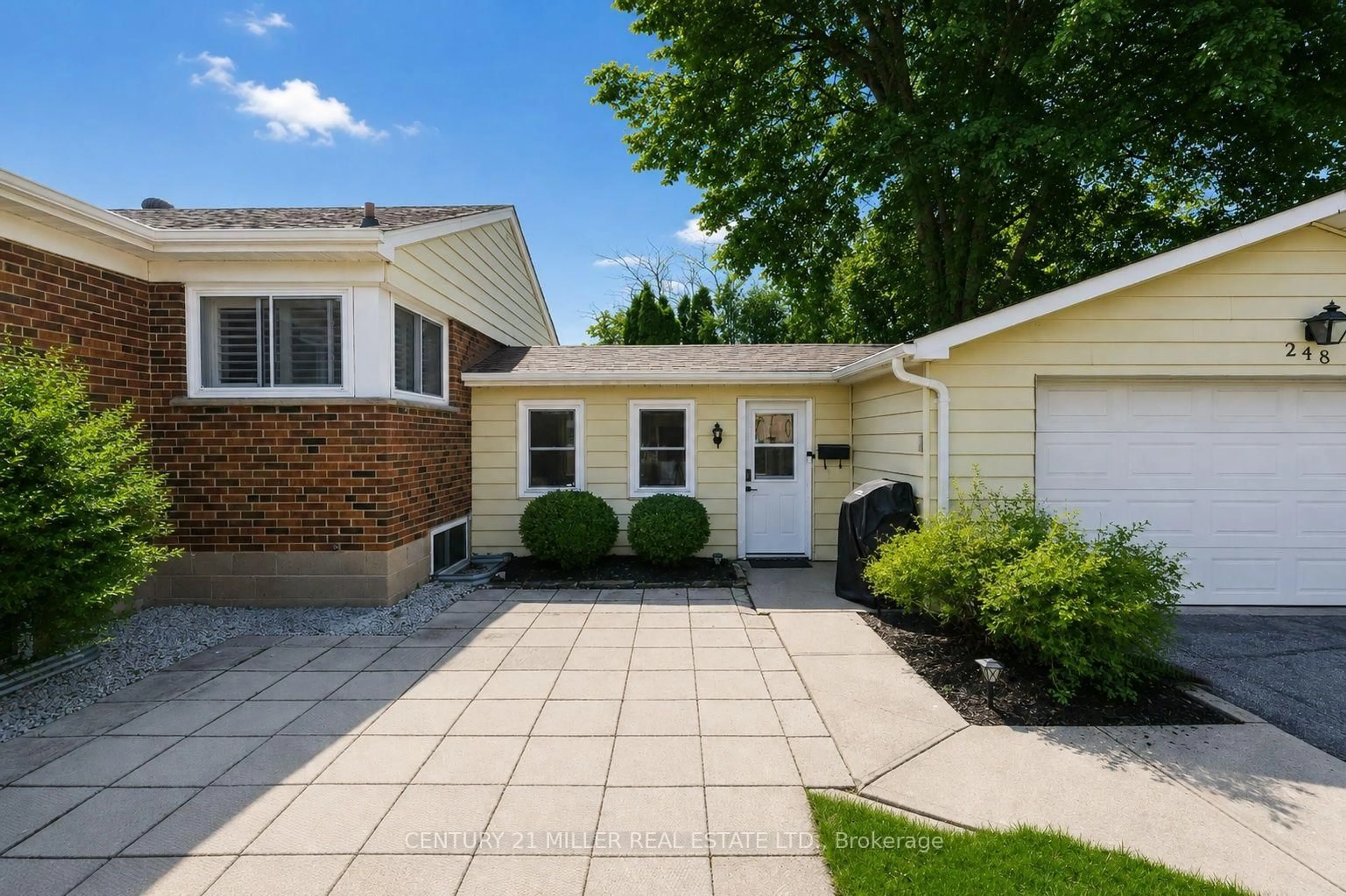 Home with vinyl exterior material, street for 248 Kingsleigh Crt, Milton Ontario L9T 1X7