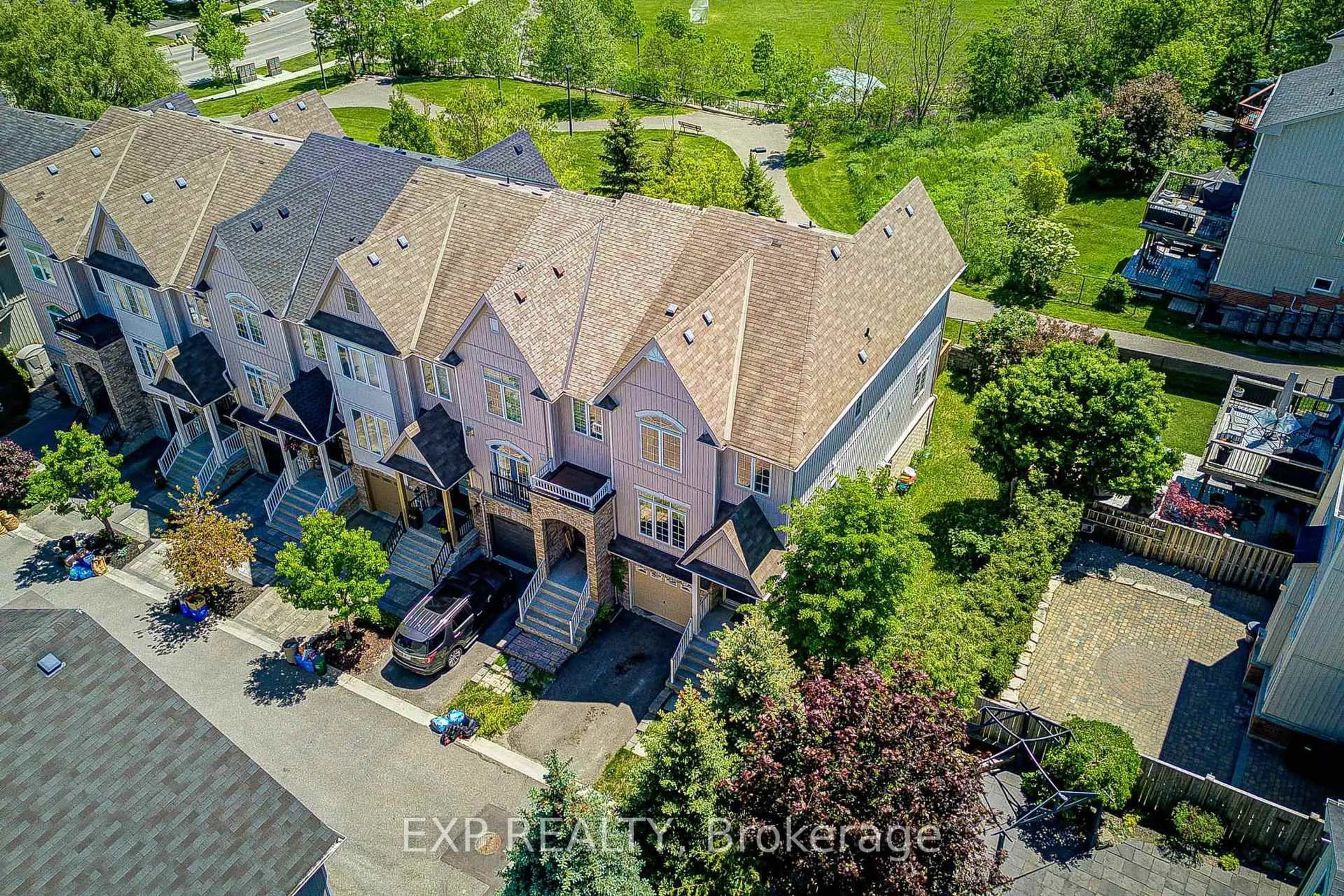 A pic from outside/outdoor area/front of a property/back of a property/a pic from drone, street for 25 Sutcliff Lane, Halton Hills Ontario L7G 0C2