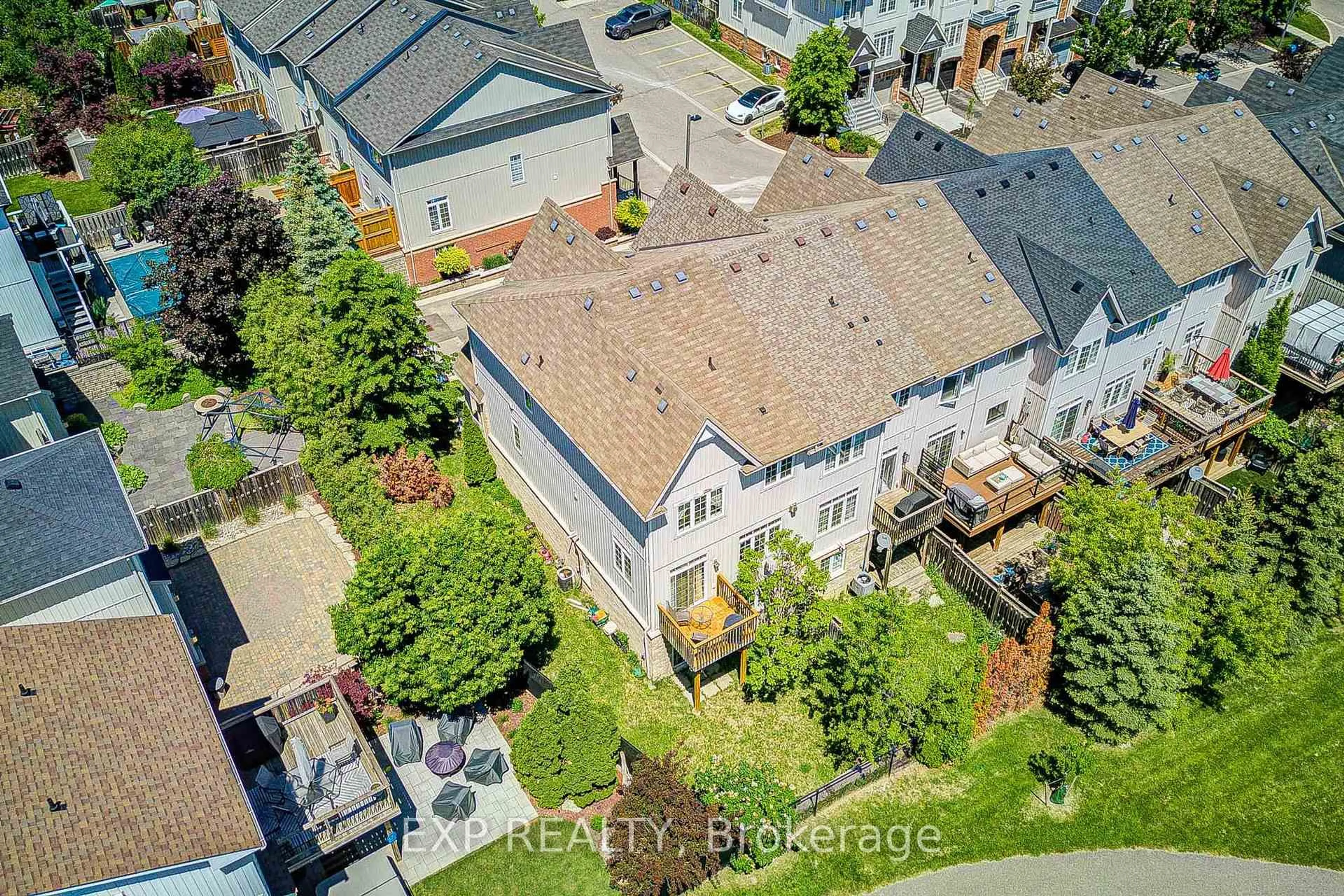 A pic from outside/outdoor area/front of a property/back of a property/a pic from drone, city buildings view from balcony for 25 Sutcliff Lane, Halton Hills Ontario L7G 0C2