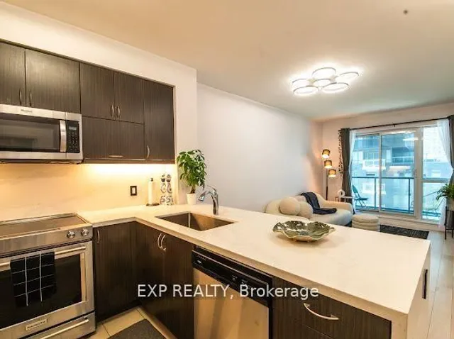 39 Annie Craig Dr #602, Toronto 4