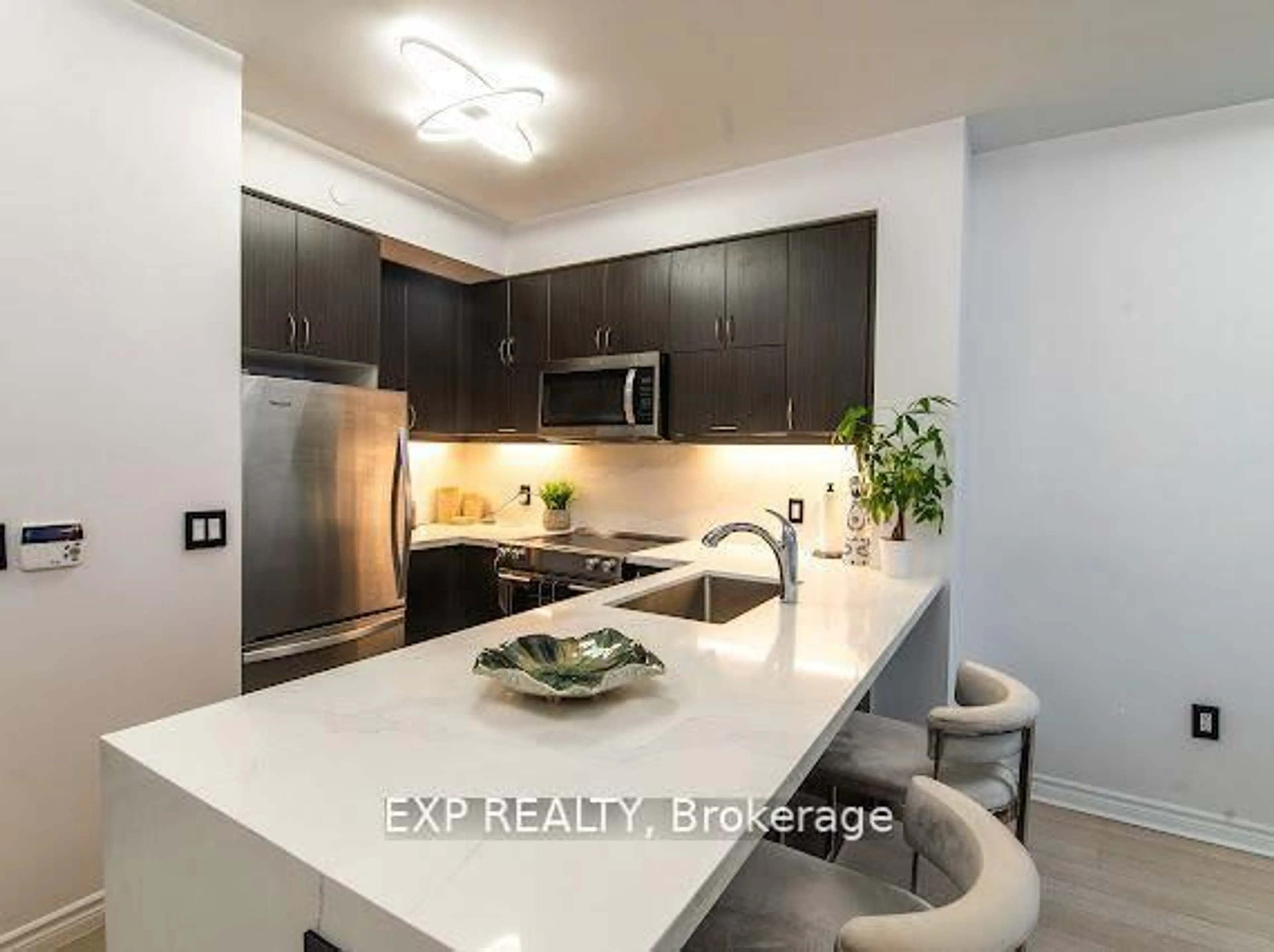 Unknown for 39 Annie Craig Dr #602, Toronto Ontario M8V 0H1