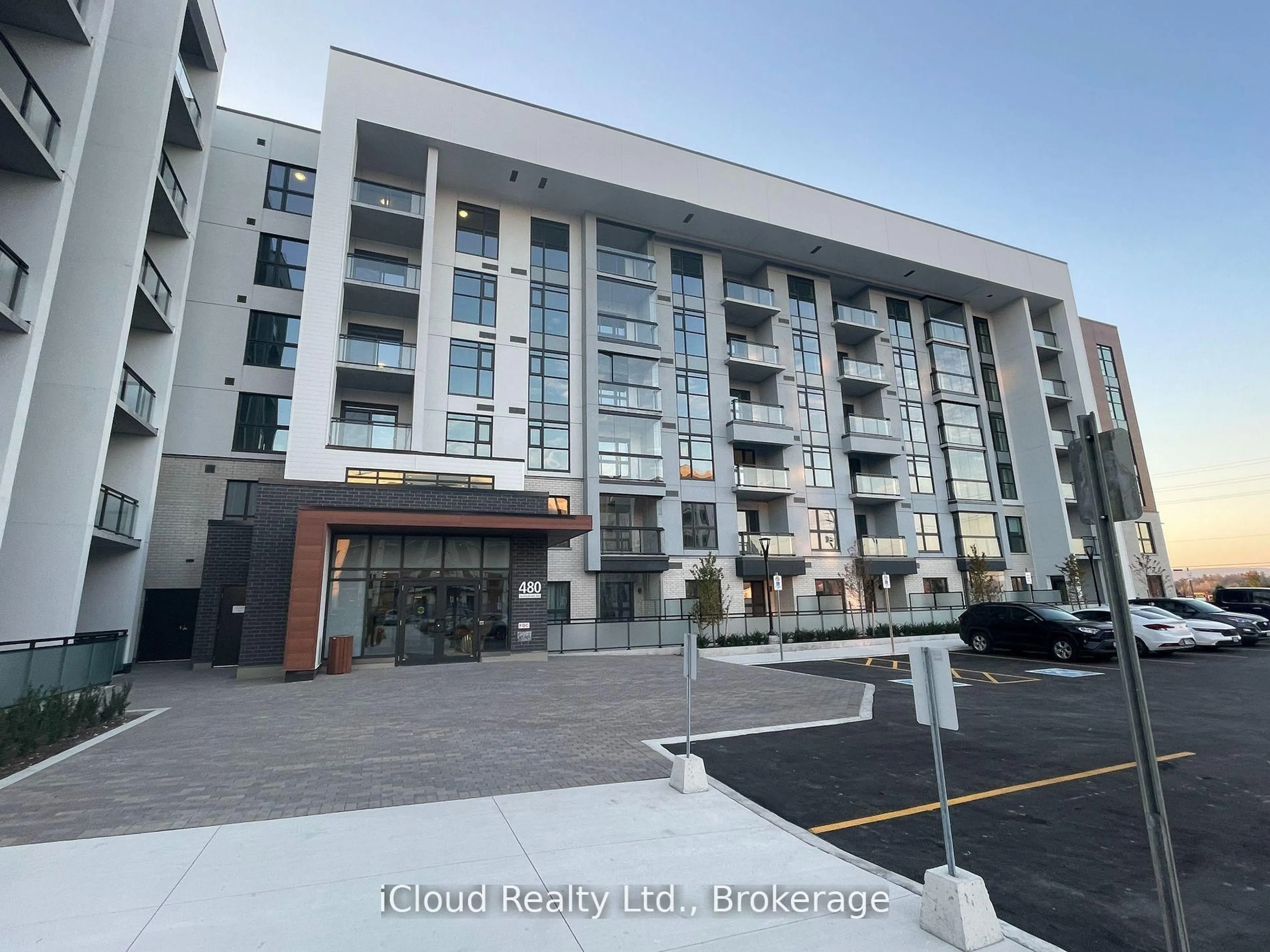Indoor foyer for 470 Gordon Krantz Ave #319, Milton Ontario L9E 1Z3