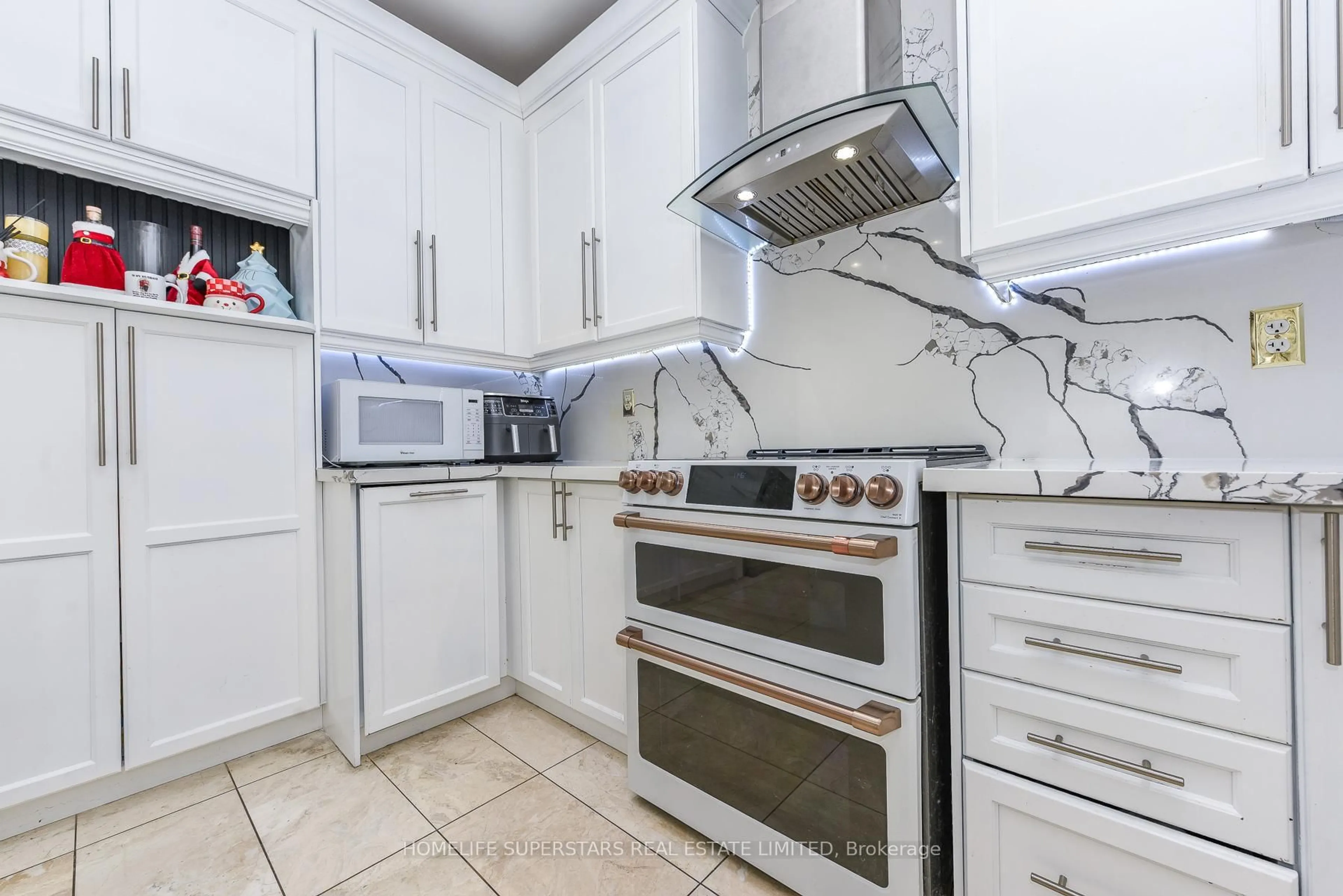 Standard kitchen, ceramic/tile floor for 36 Lucky Lane, Brampton Ontario L6R 3M3