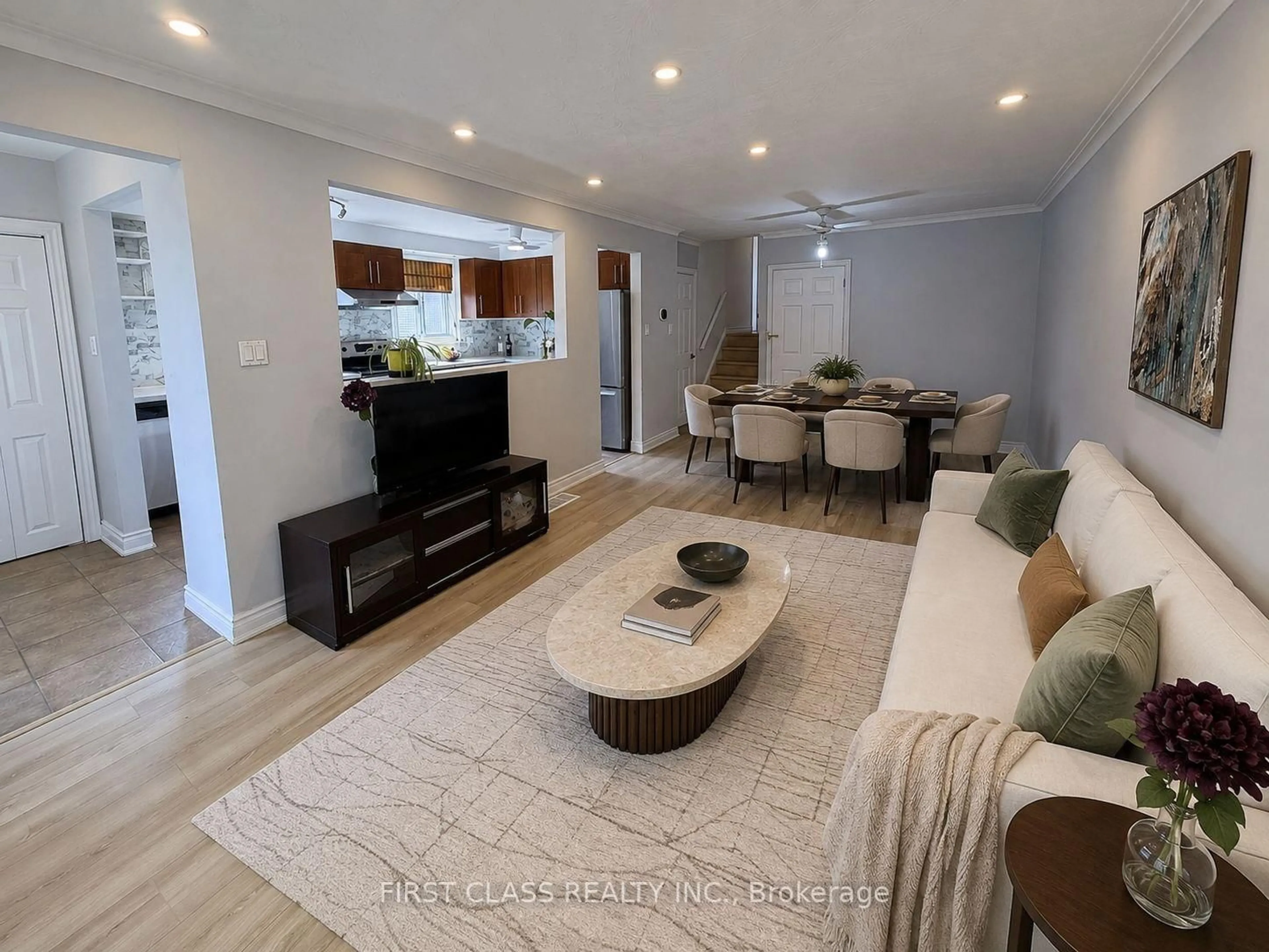 Living room with furniture, unknown for 1323 Redbank Cres, Oakville Ontario L6H 1Y4