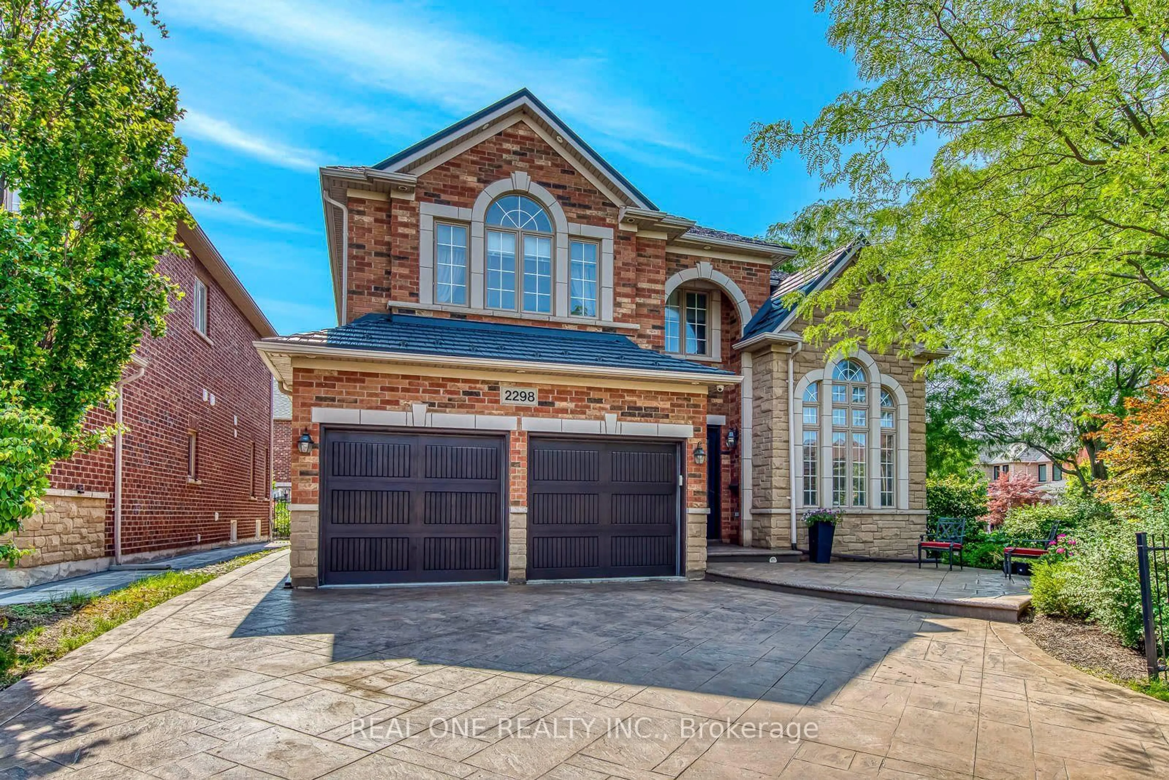 Home with brick exterior material, street for 2298 Salcome Dr, Oakville Ontario L6H 7N2