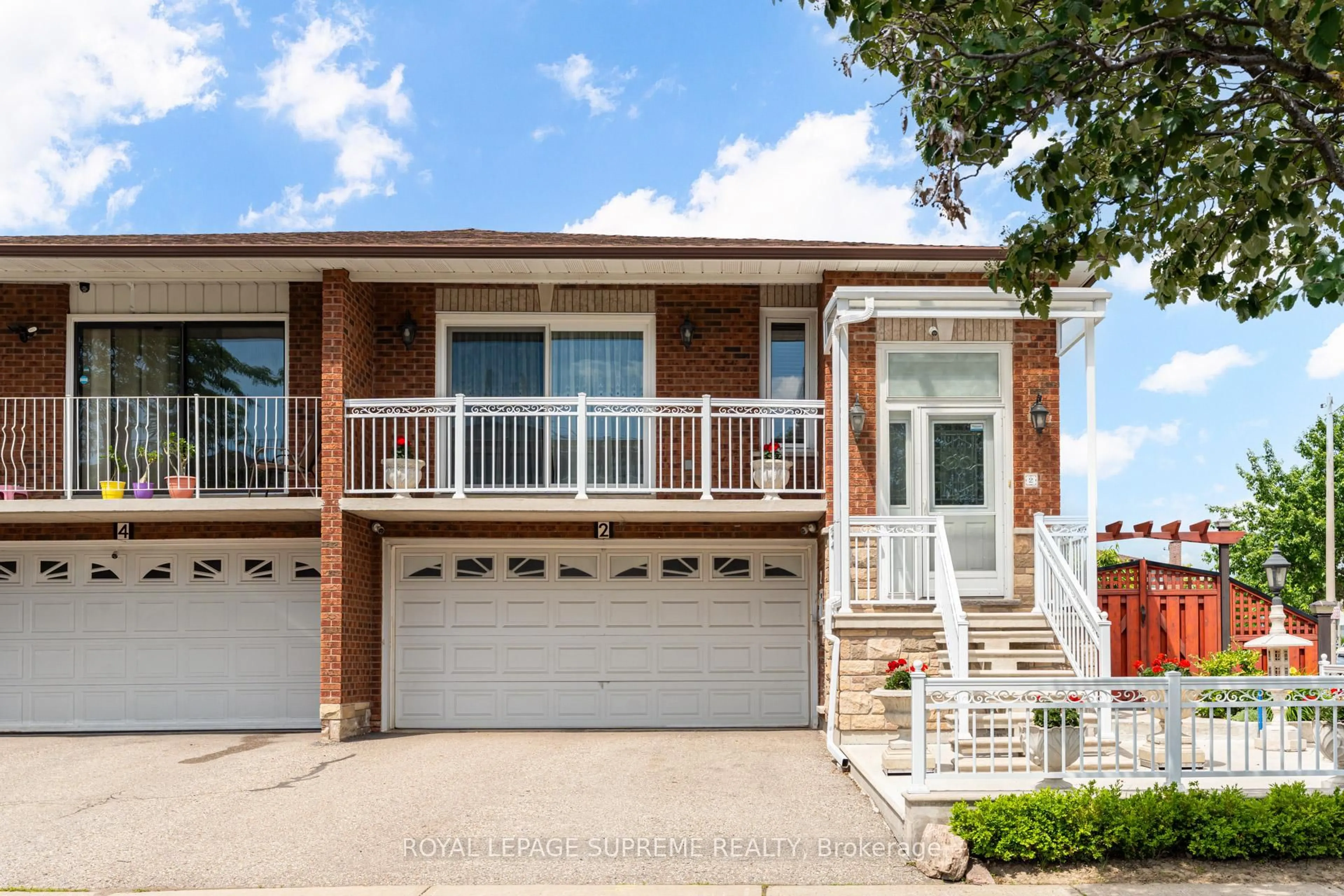 Home with brick exterior material, street for 2 Dogleg Crt, Toronto Ontario M3J 3E7
