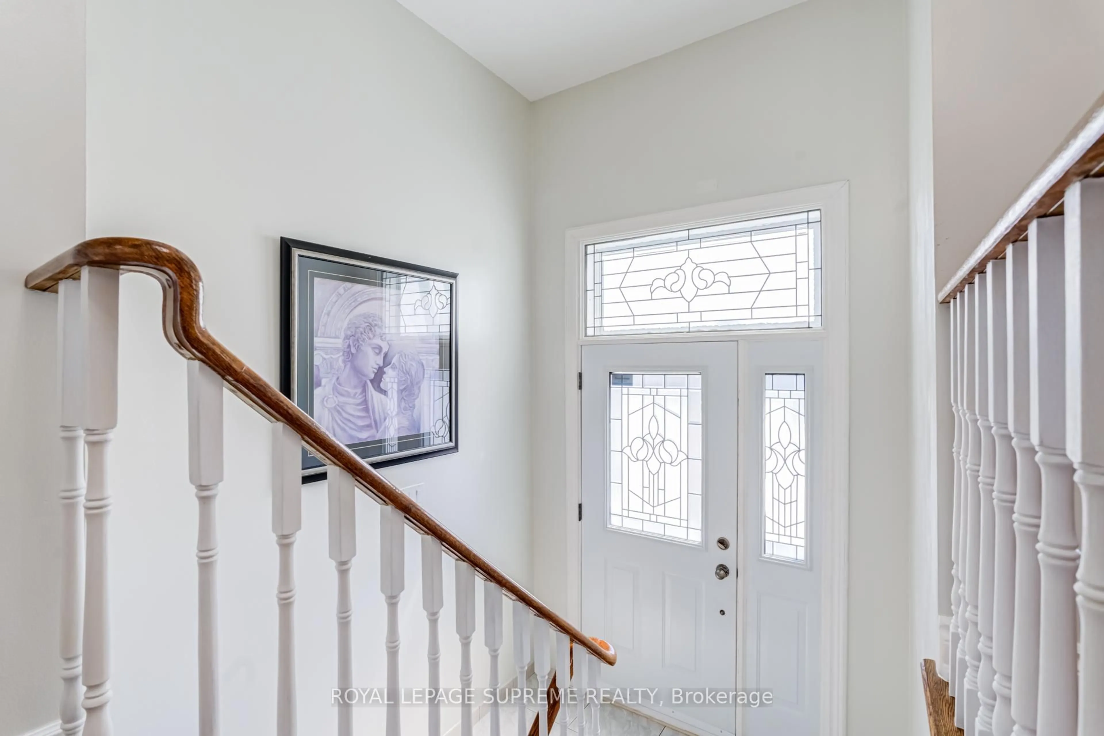 Indoor entryway for 2 Dogleg Crt, Toronto Ontario M3J 3E7